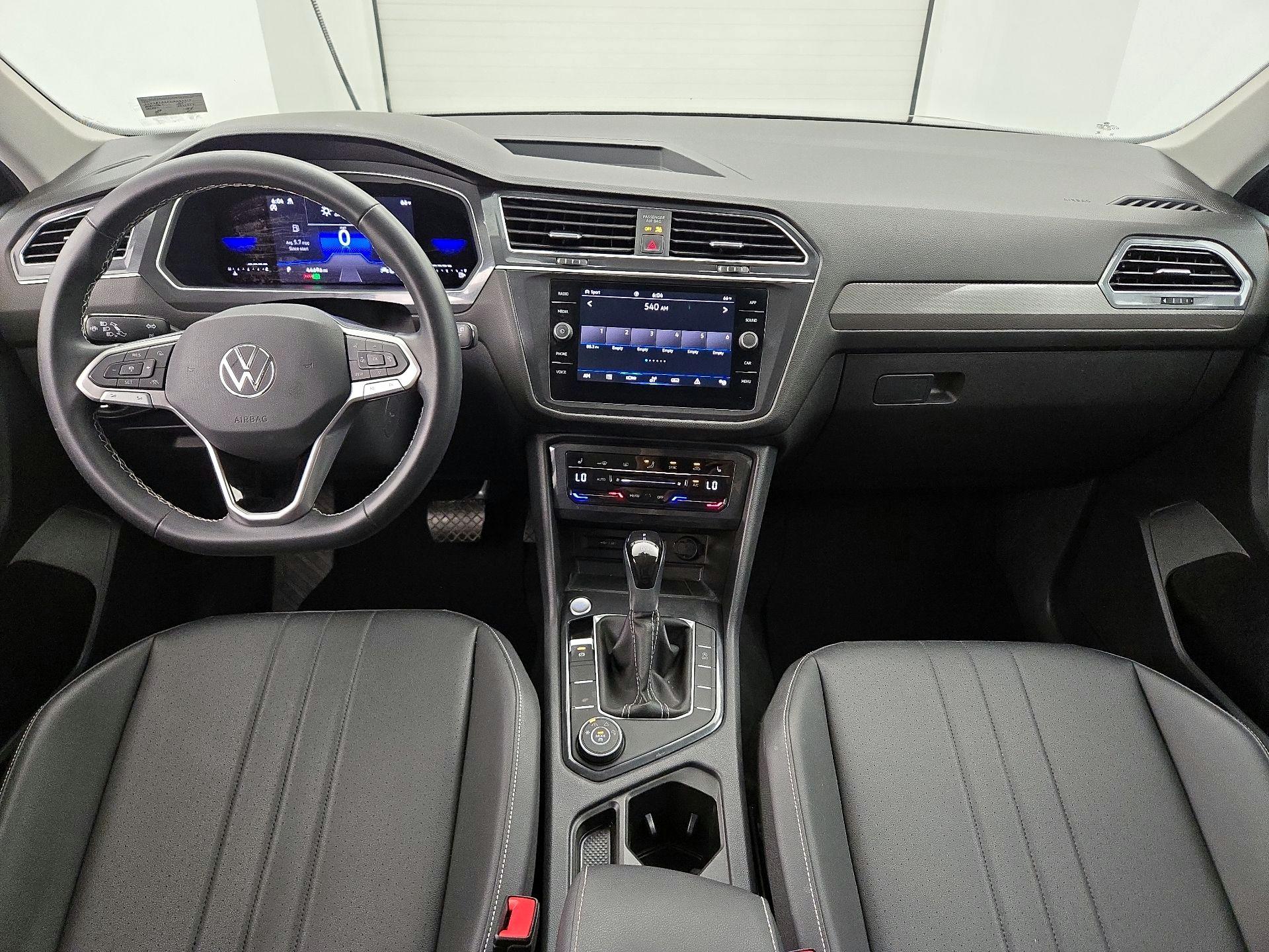 Thumbnail: 2023 Volkswagen Tiguan - 9