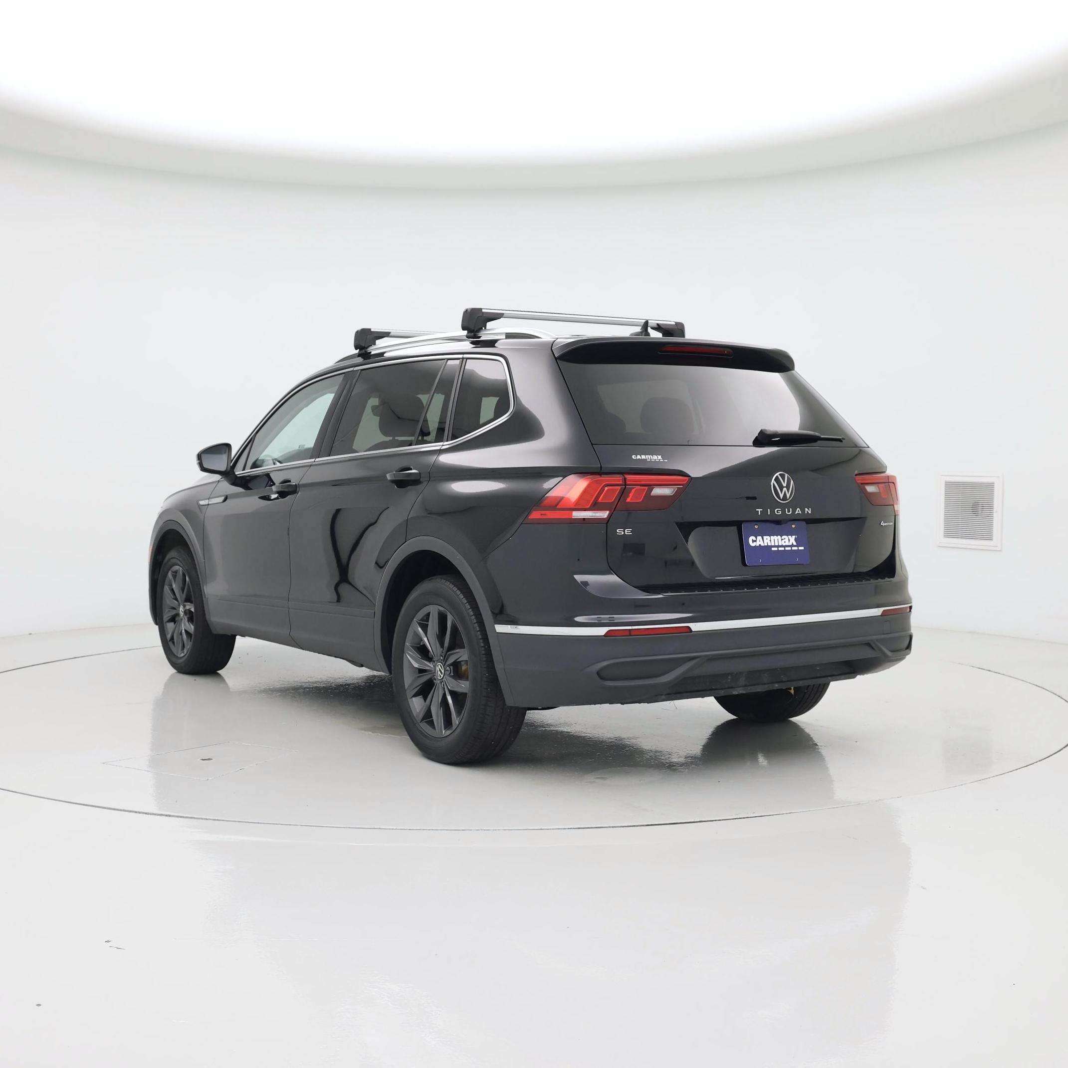 Thumbnail: 2023 Volkswagen Tiguan - 2