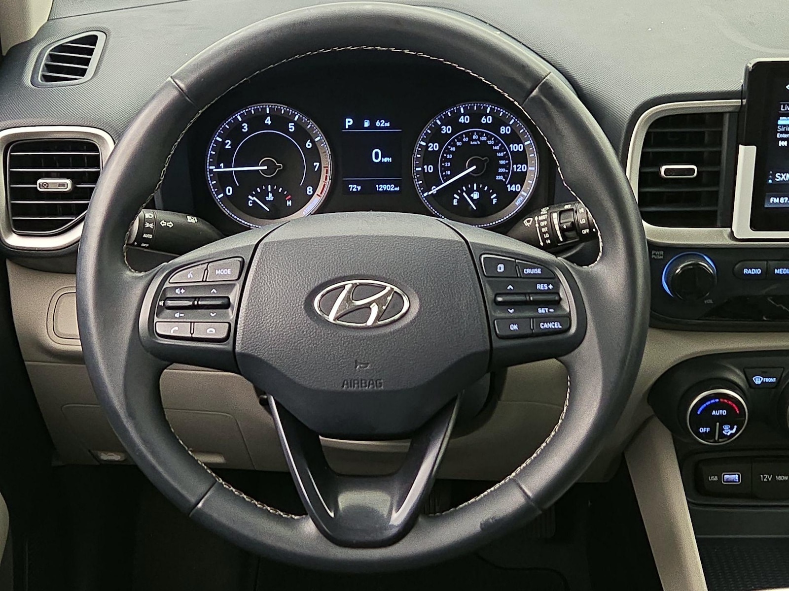 2022 Hyundai Venue Limited - Photo 11