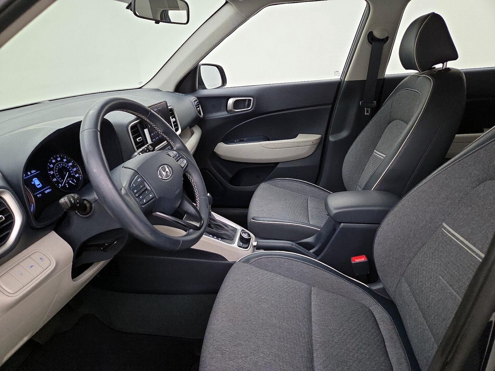 2022 Hyundai Venue Limited - Photo 12