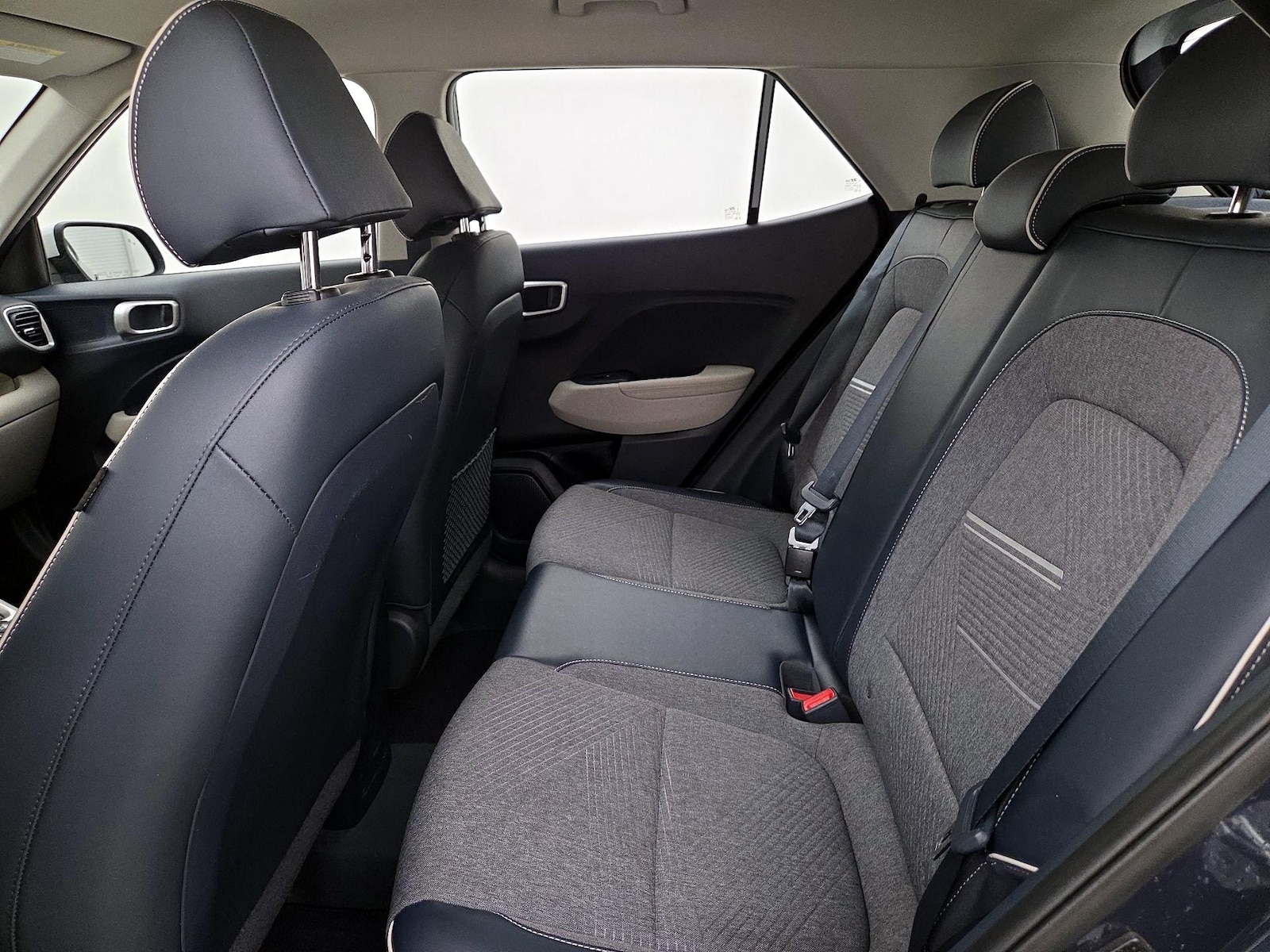 2022 Hyundai Venue Limited - Photo 20