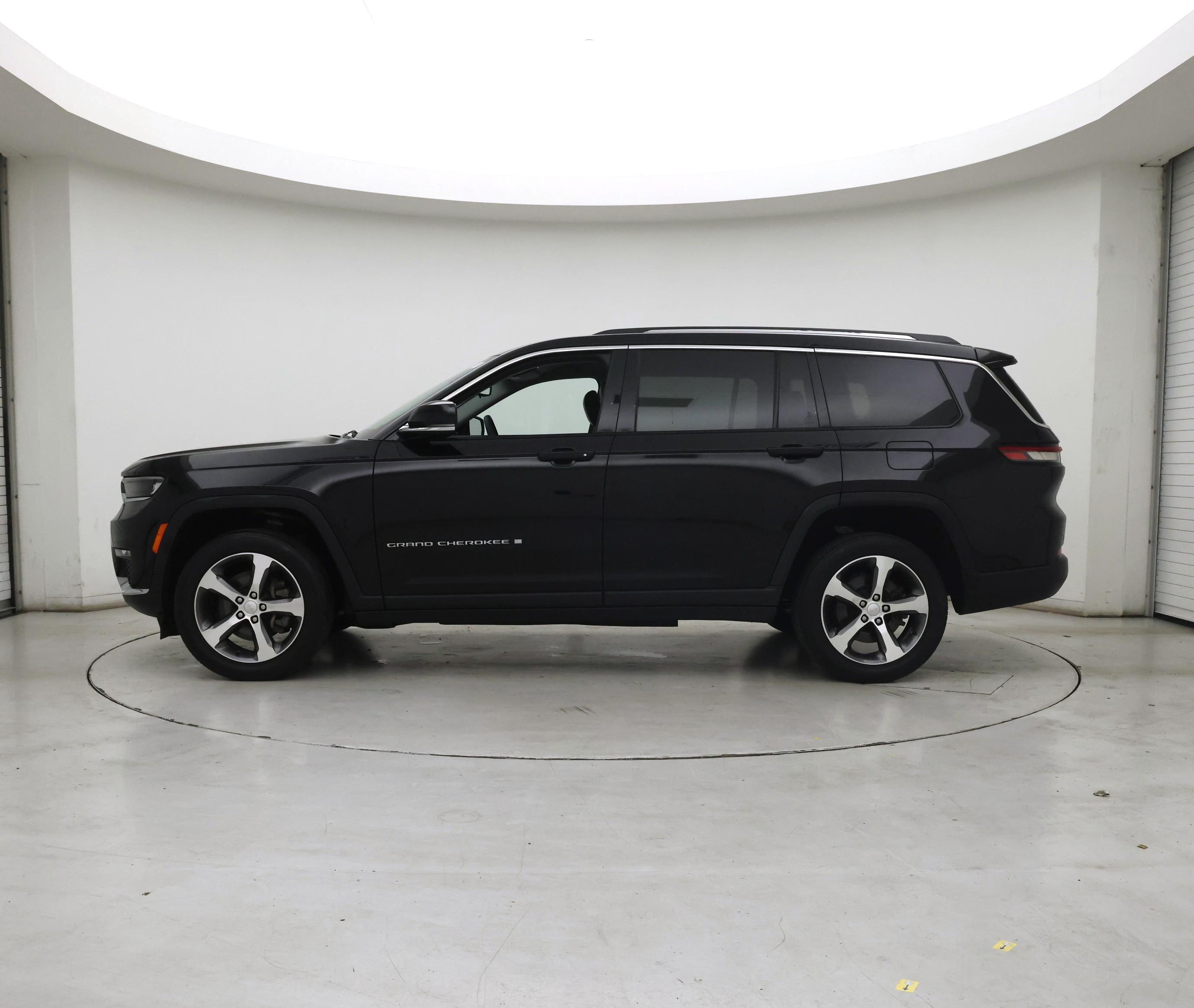 Thumbnail: 2023 Jeep Grand Cherokee L - 3