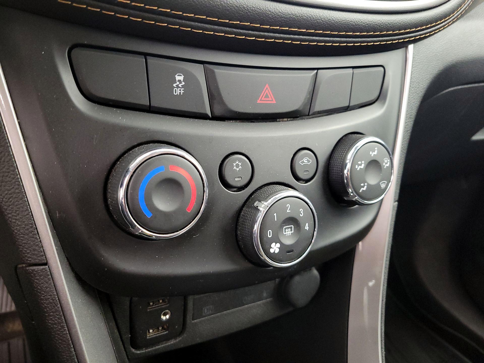 Thumbnail: 2021 Chevrolet Trax - 16