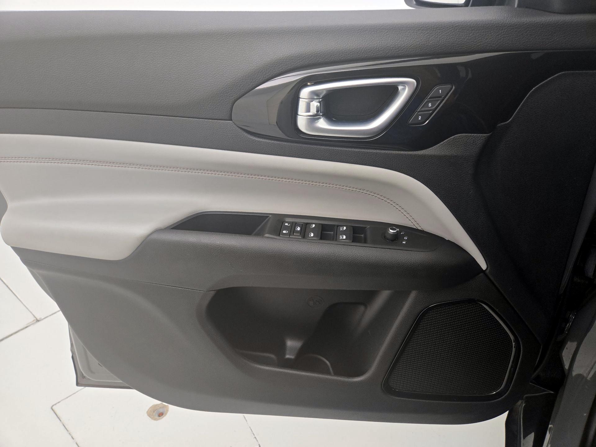Thumbnail: 2022 Jeep Compass - 12