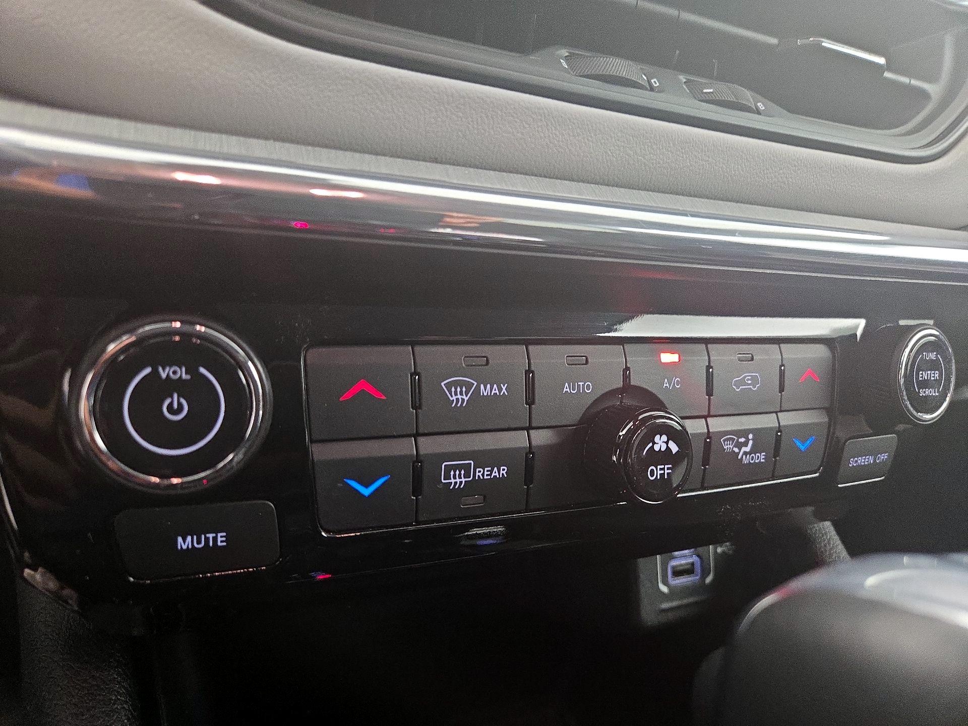 Thumbnail: 2022 Jeep Compass - 17