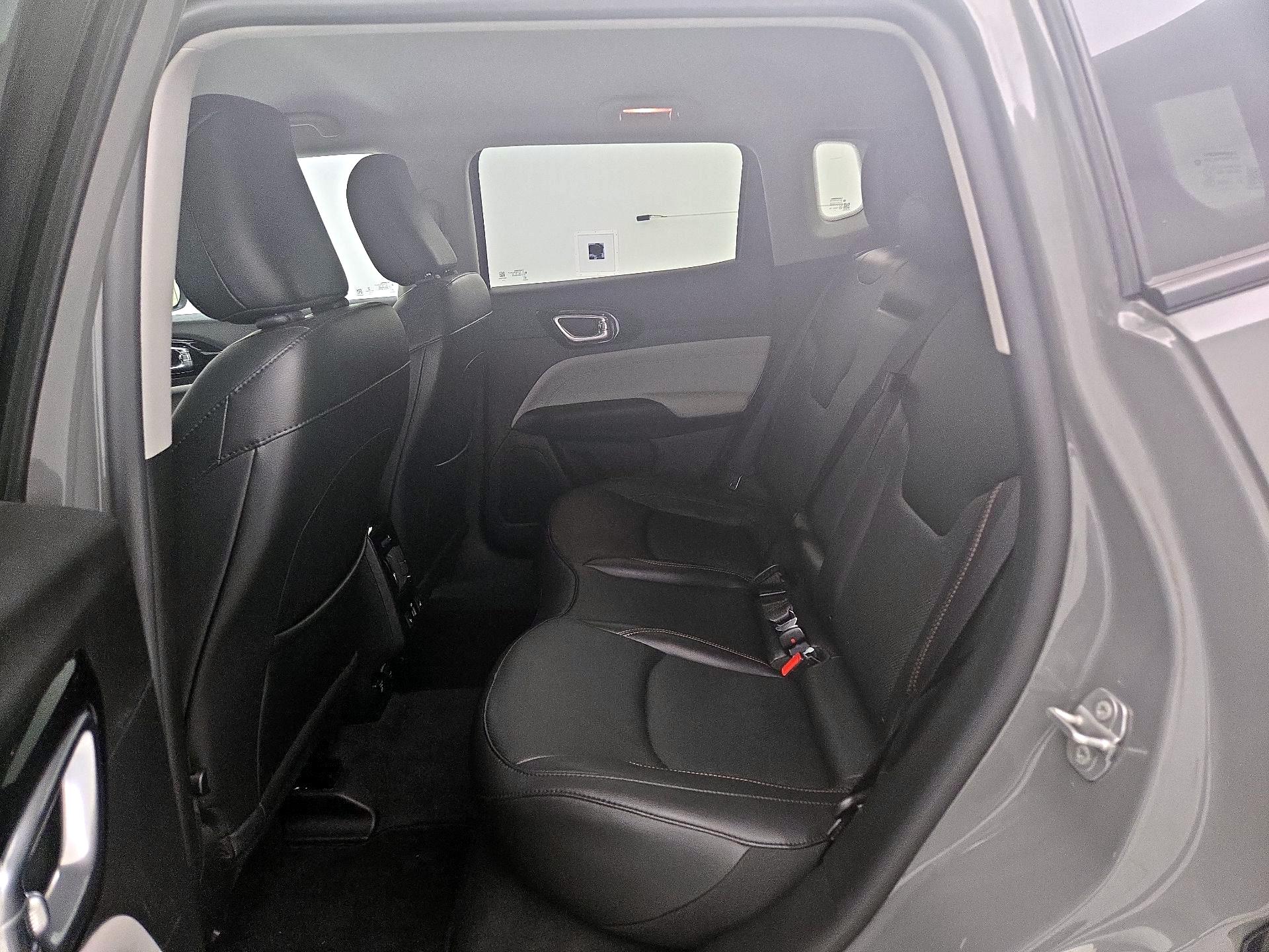 Thumbnail: 2022 Jeep Compass - 20