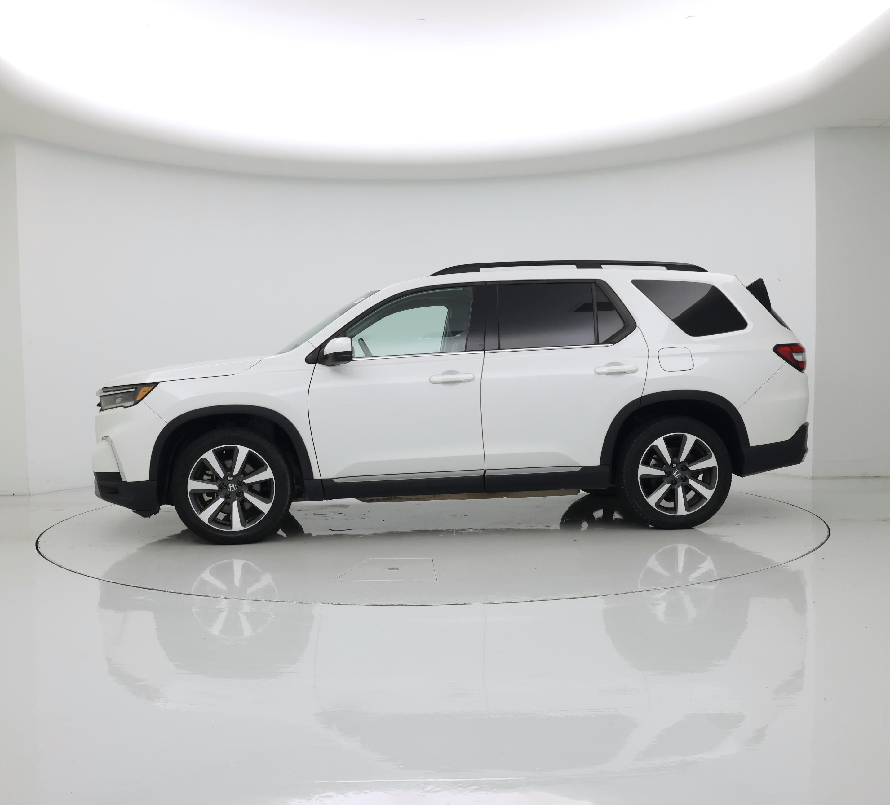 Thumbnail: 2023 Honda Pilot - 3