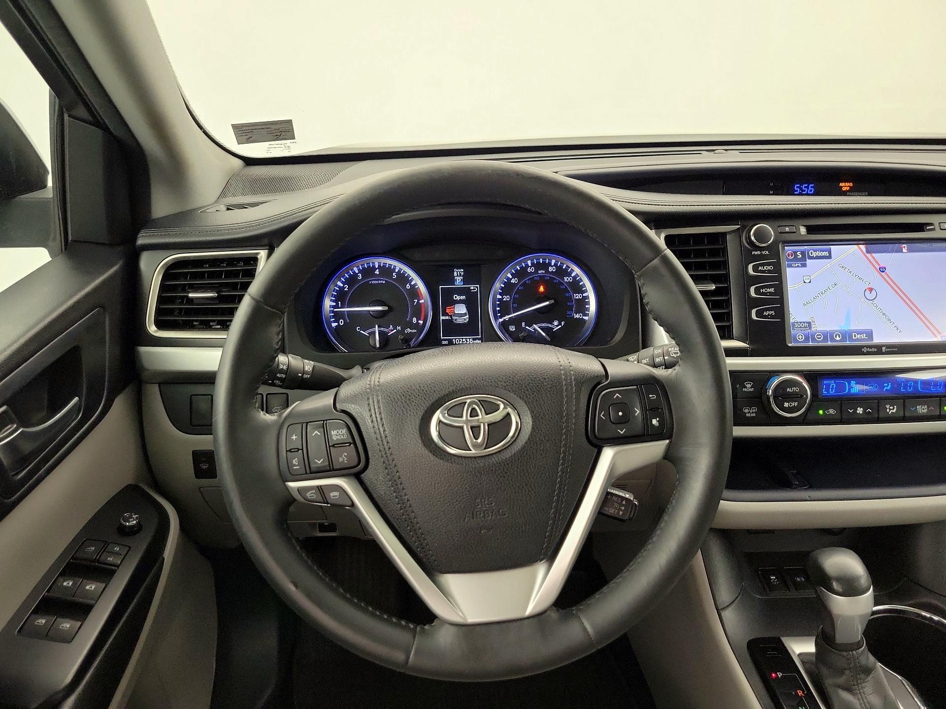 Thumbnail: 2015 Toyota Highlander - 10