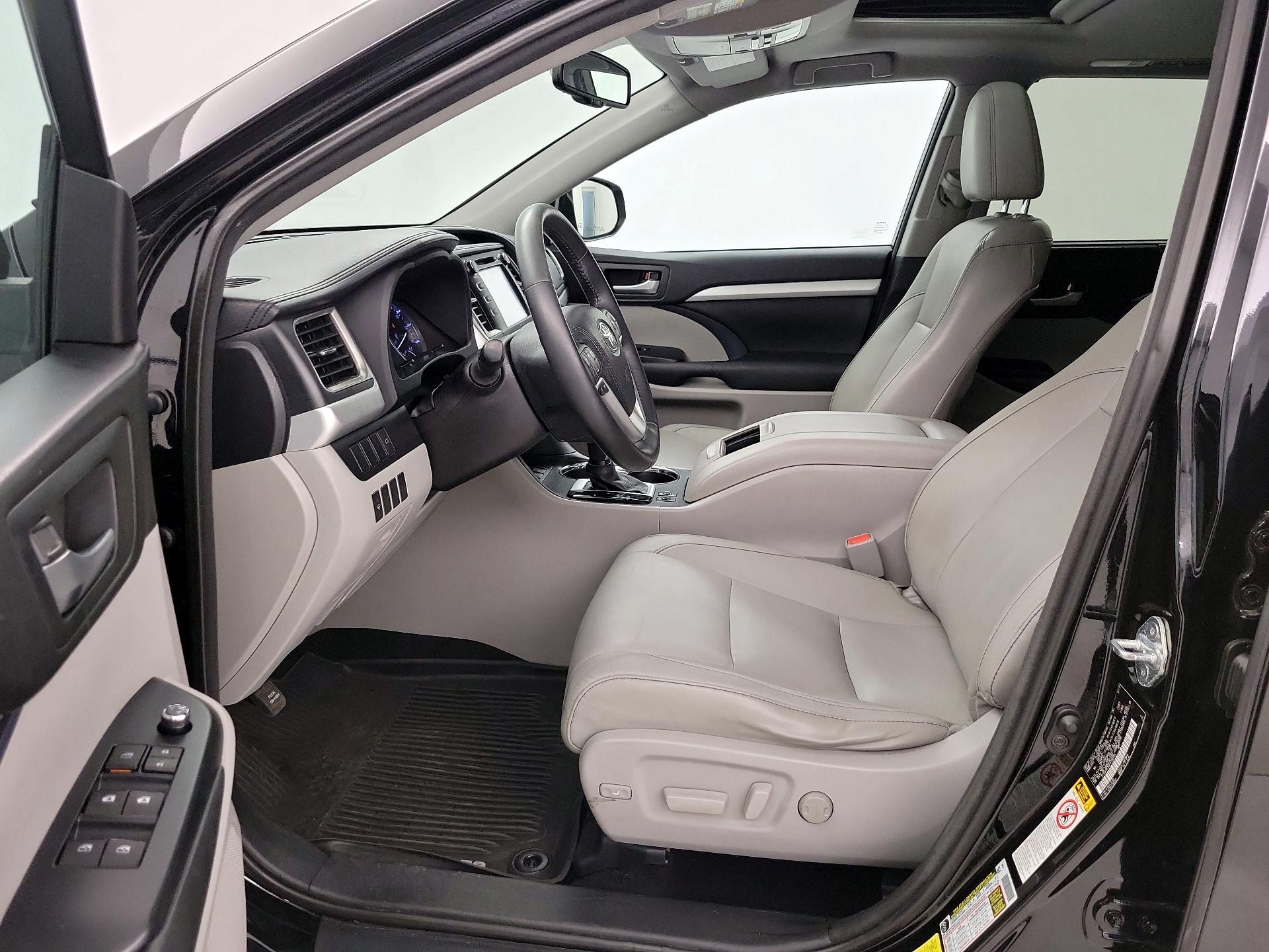 Thumbnail: 2015 Toyota Highlander - 11