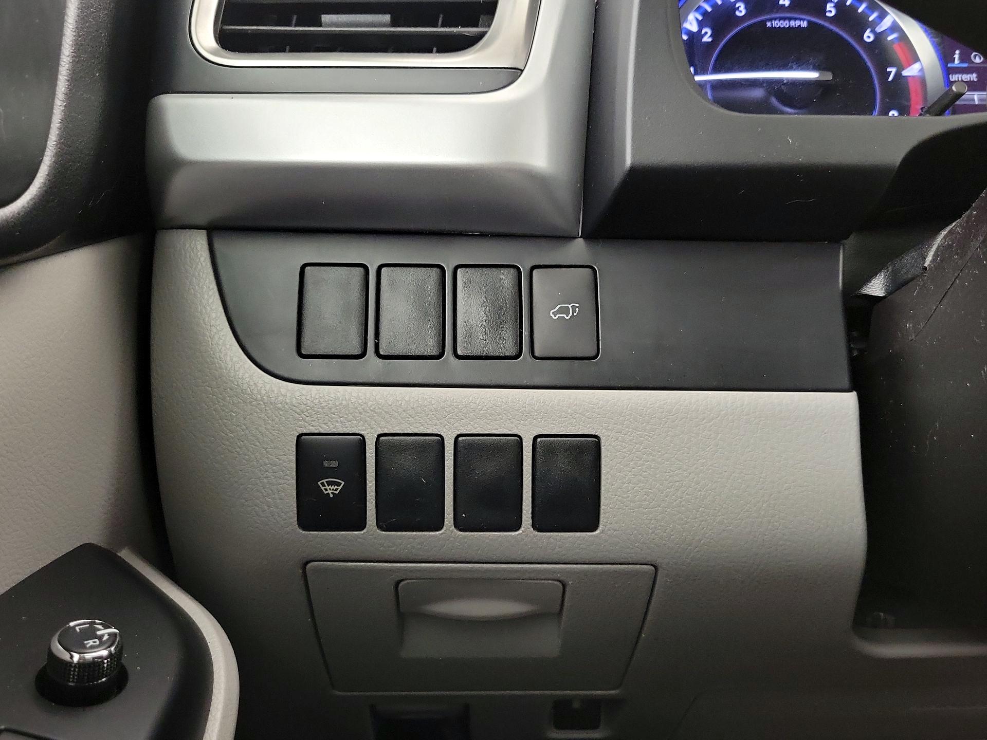 Thumbnail: 2015 Toyota Highlander - 13