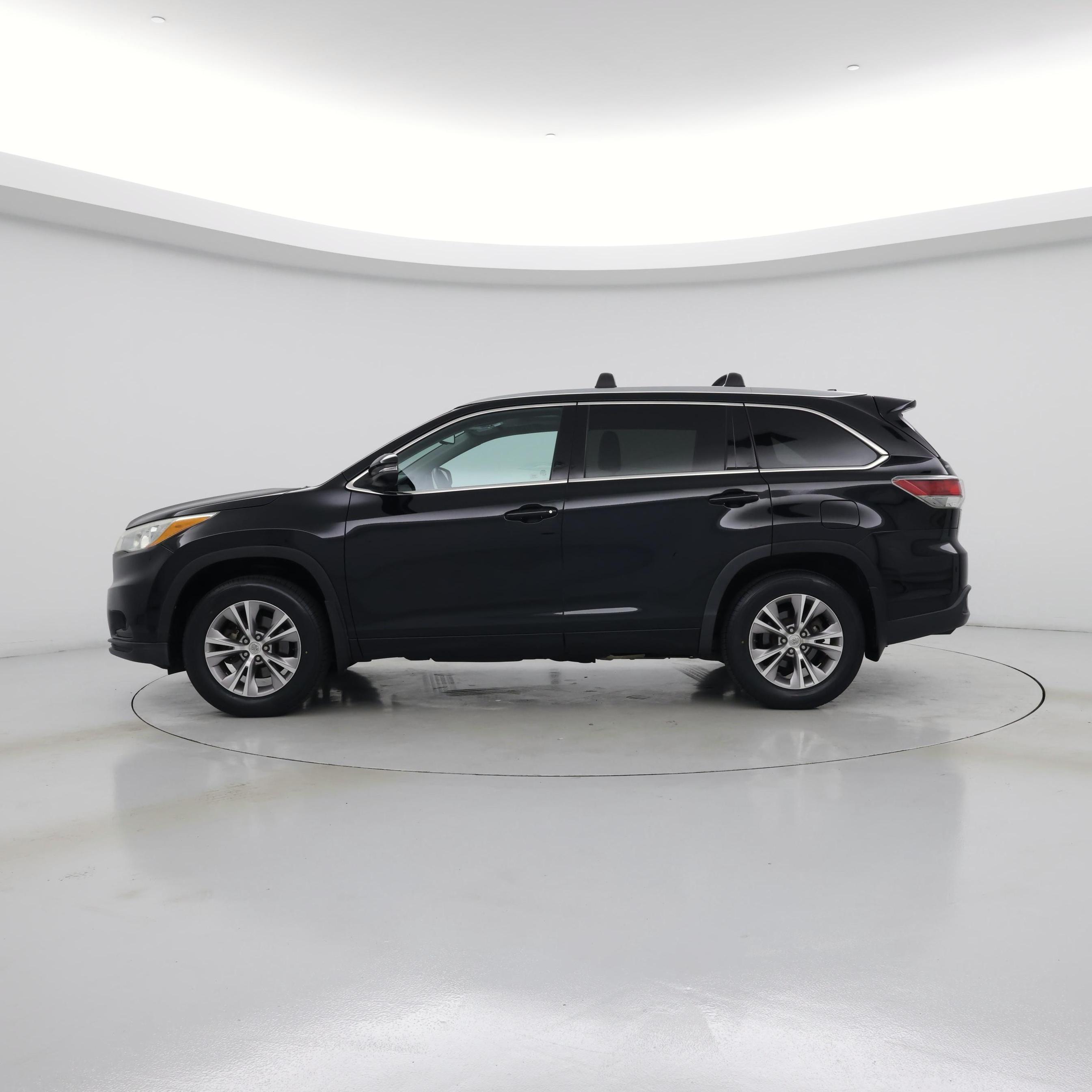 Thumbnail: 2015 Toyota Highlander - 3