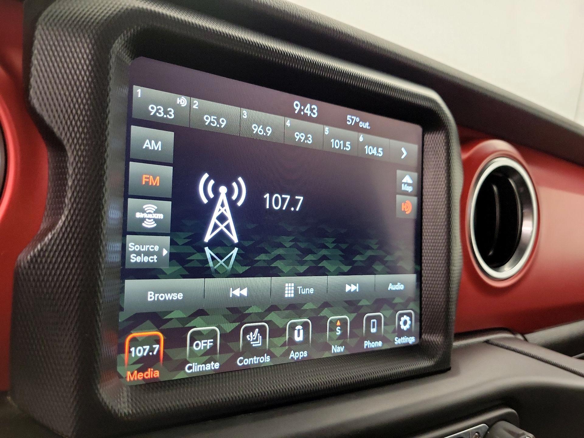 Thumbnail: 2021 Jeep Gladiator - 16