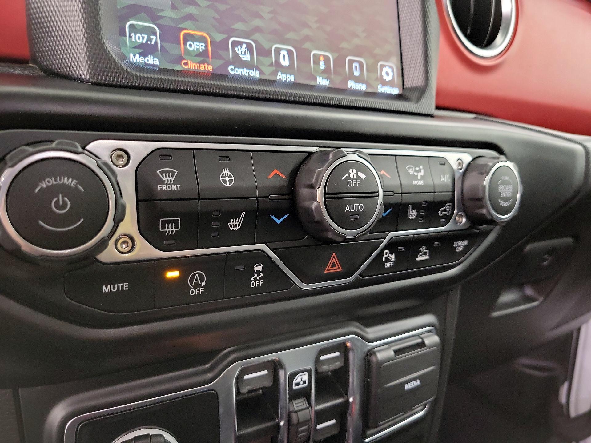 Thumbnail: 2021 Jeep Gladiator - 17