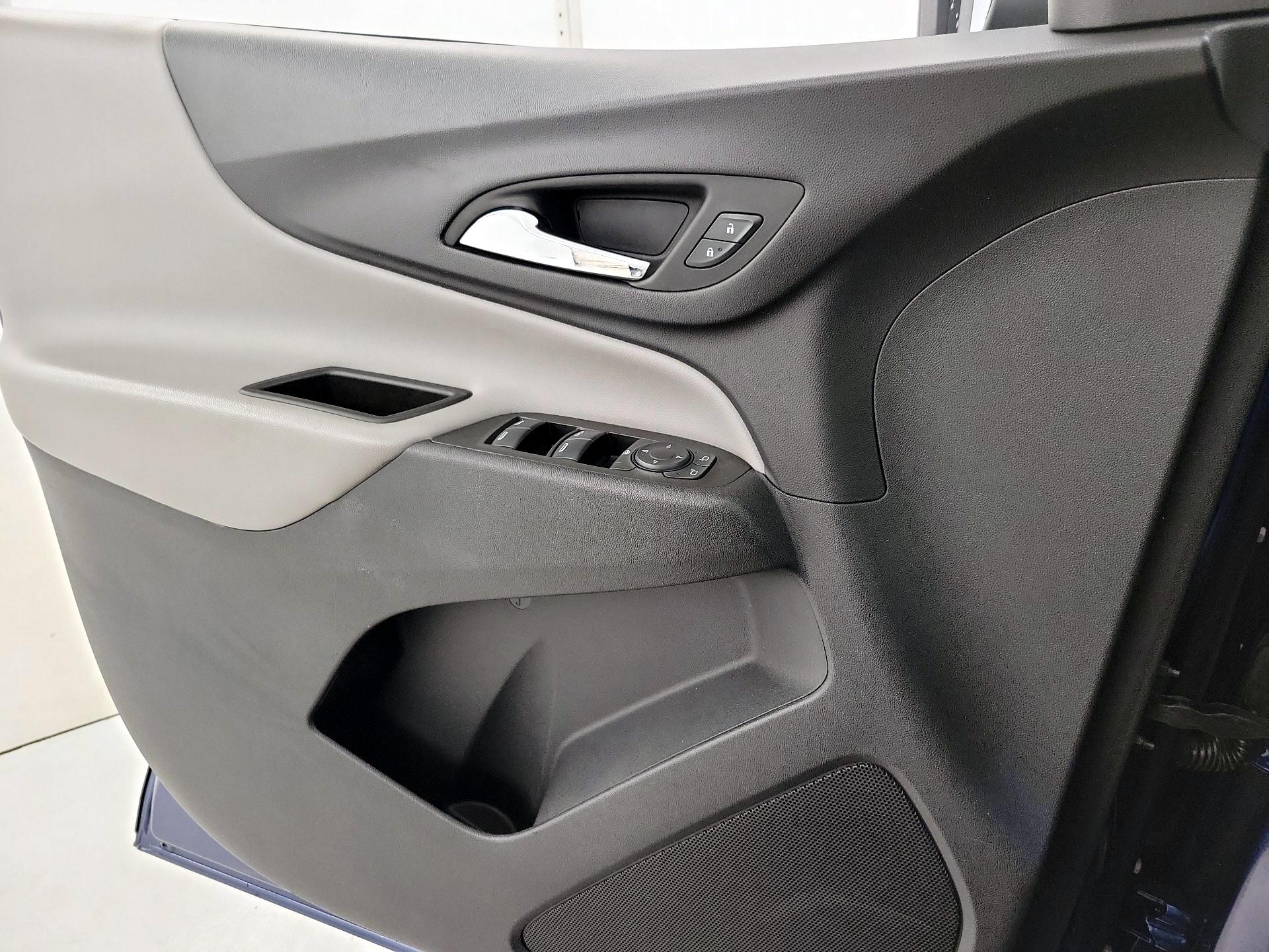 Thumbnail: 2022 Chevrolet Equinox - 12