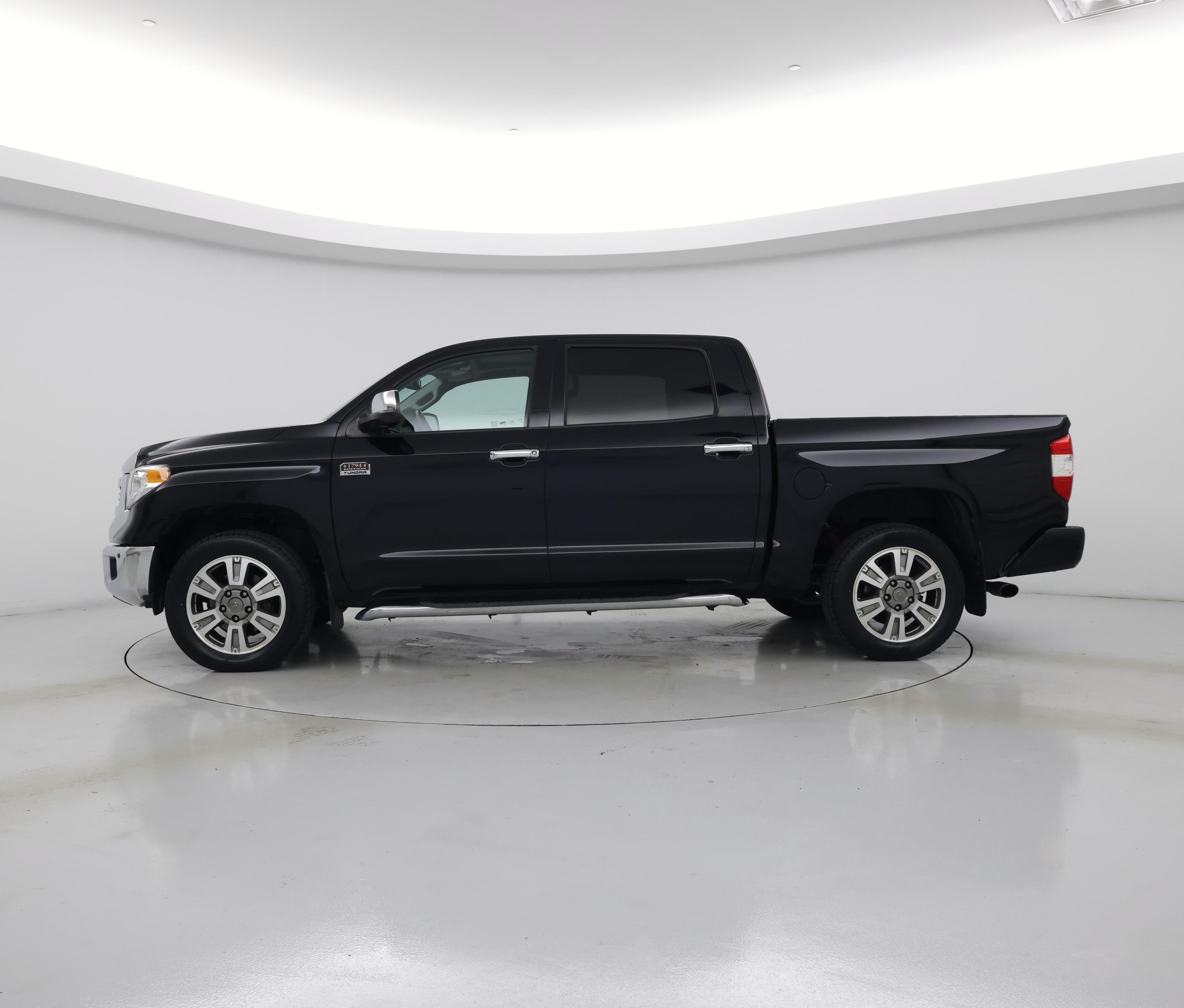 Thumbnail: 2017 Toyota Tundra - 3