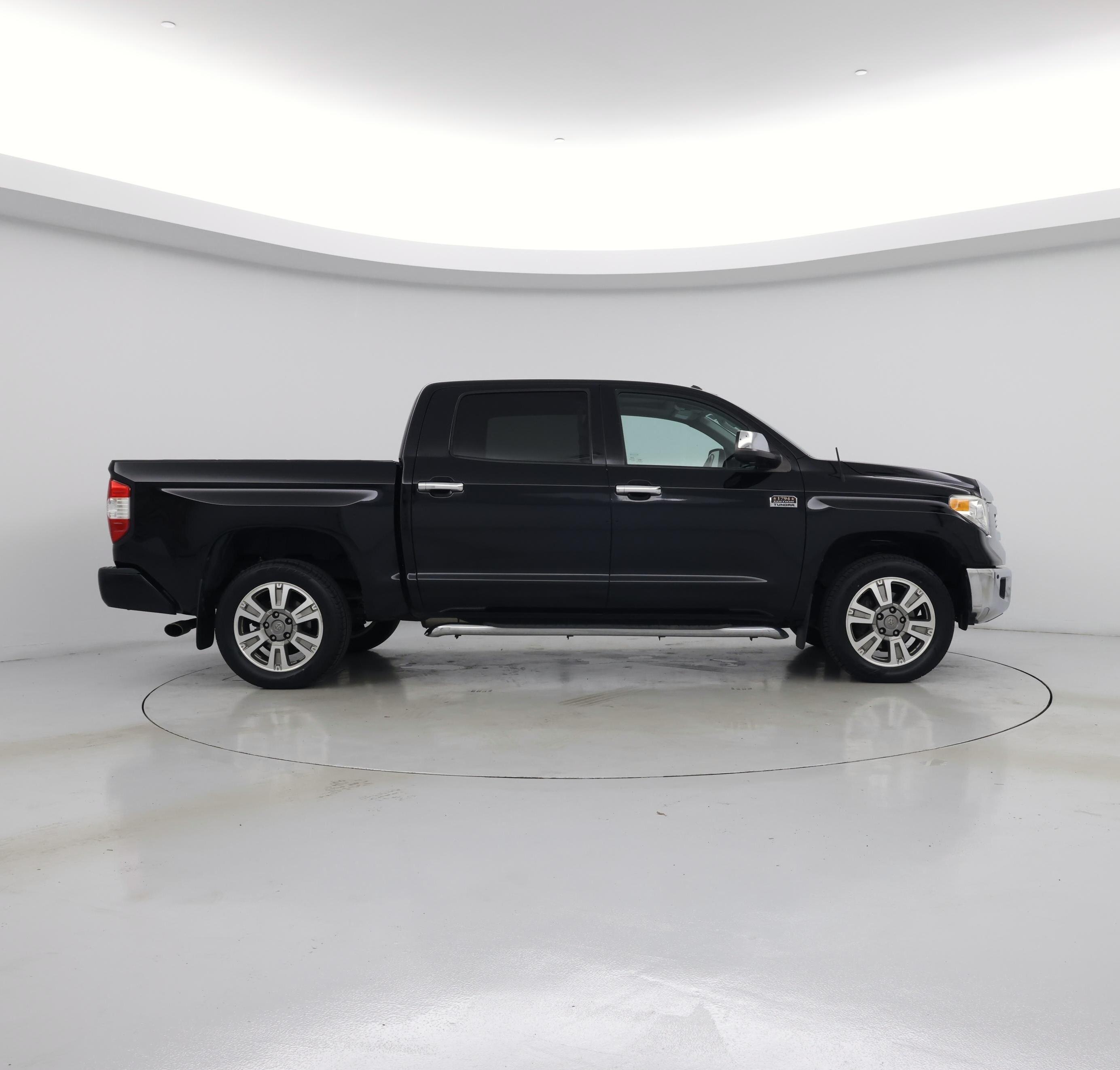 Thumbnail: 2017 Toyota Tundra - 7