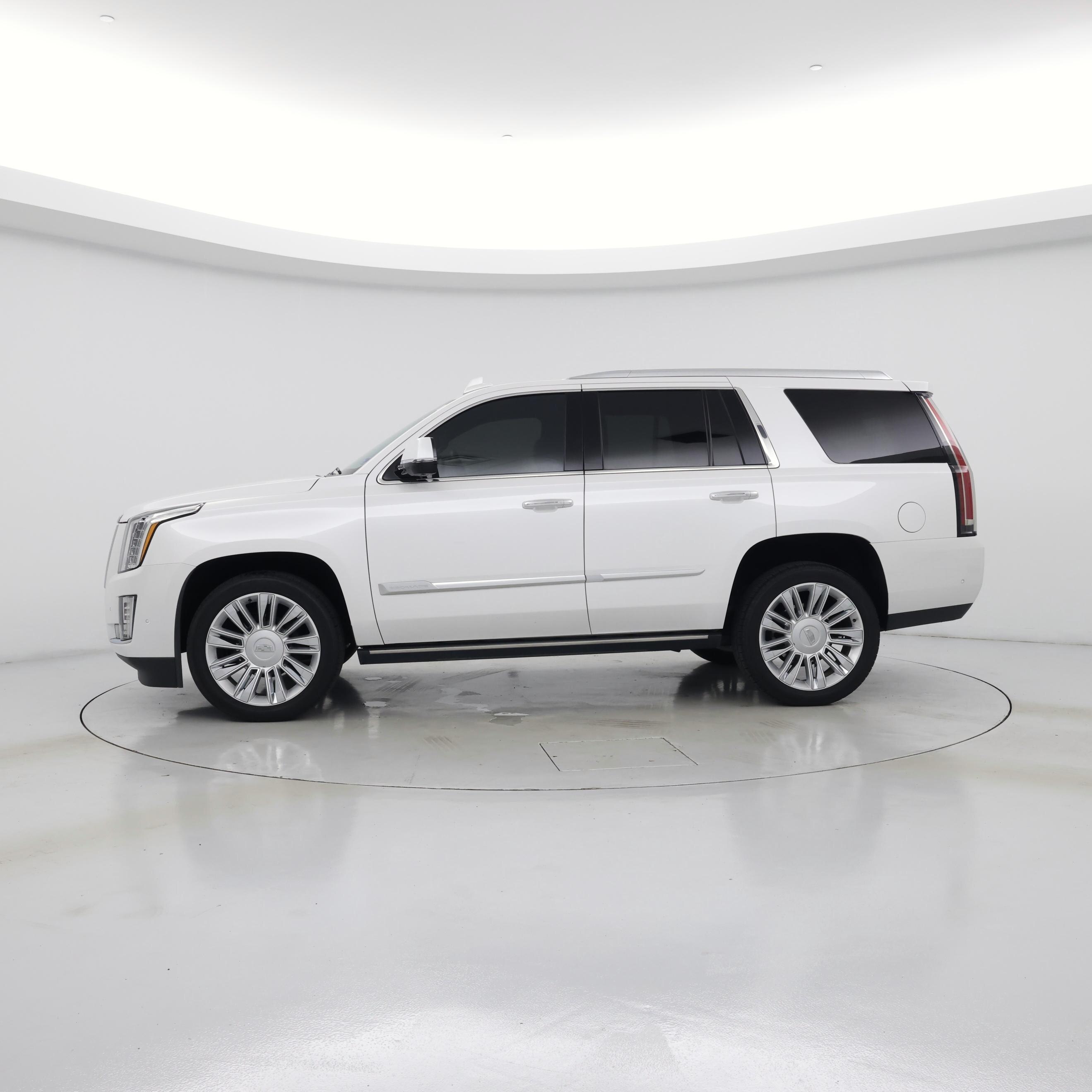 Thumbnail: 2020 Cadillac Escalade - 3