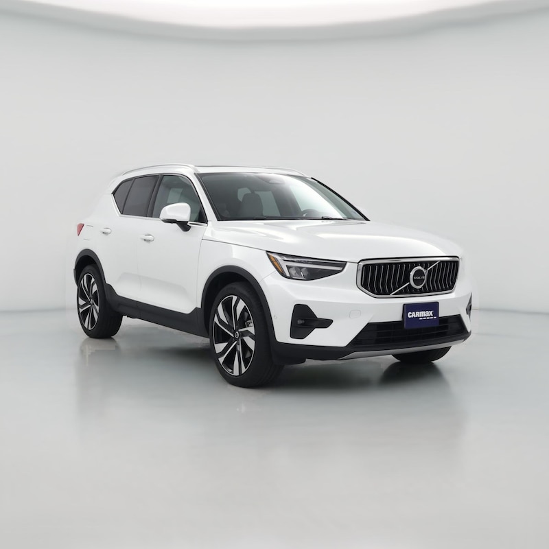 2023 Volvo XC40 B5 Ultimate Bright Theme