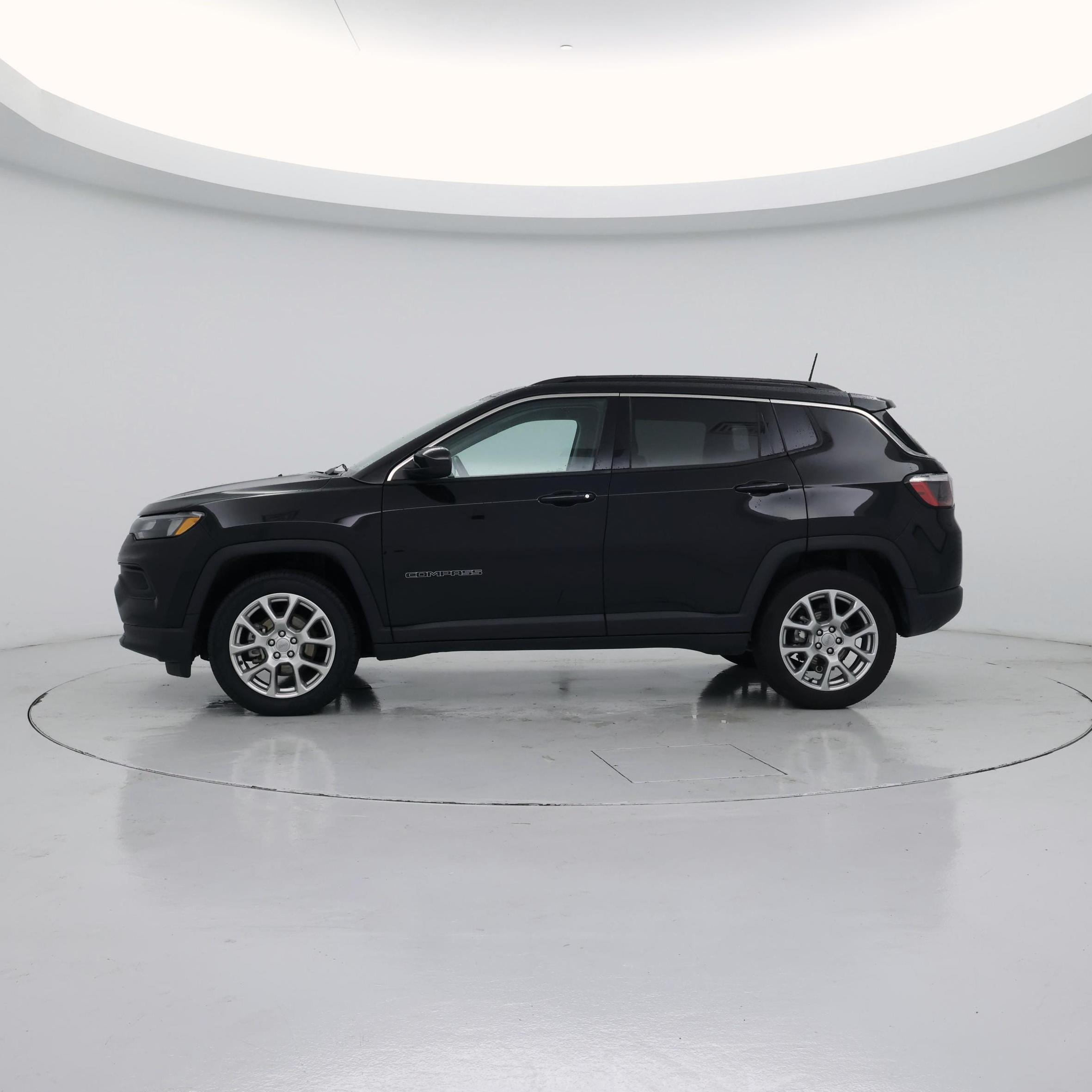 Thumbnail: 2022 Jeep Compass - 3