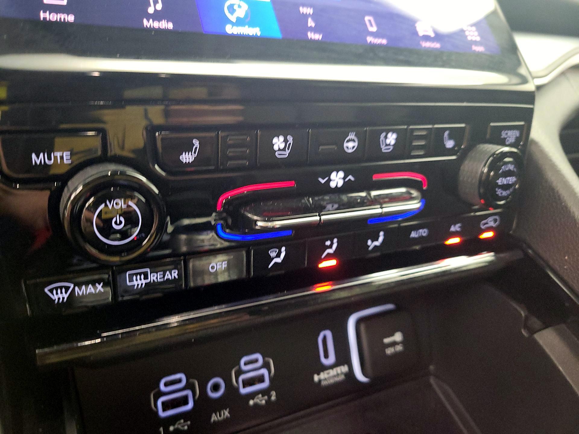 Thumbnail: 2022 Jeep Grand Cherokee - 17