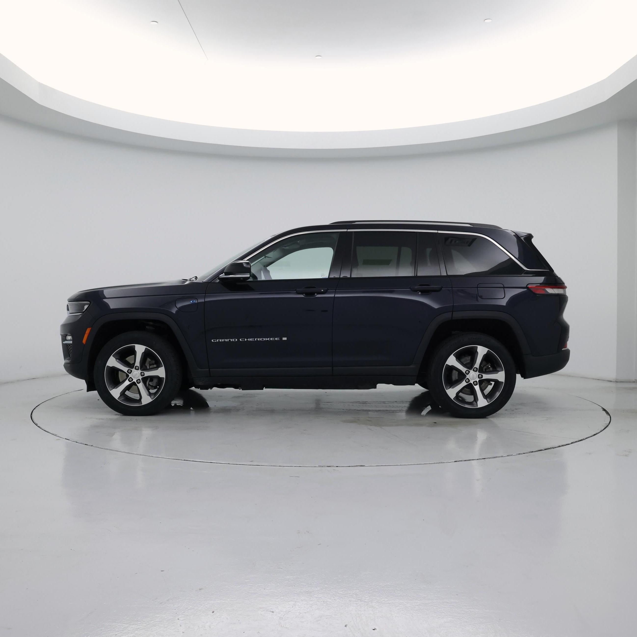 Thumbnail: 2022 Jeep Grand Cherokee - 3