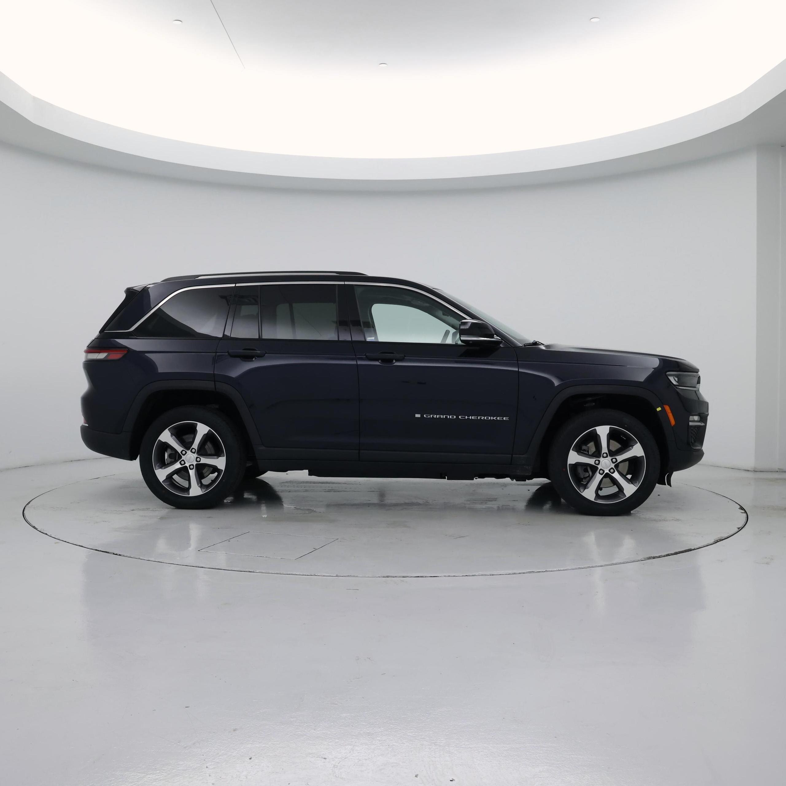 Thumbnail: 2022 Jeep Grand Cherokee - 7