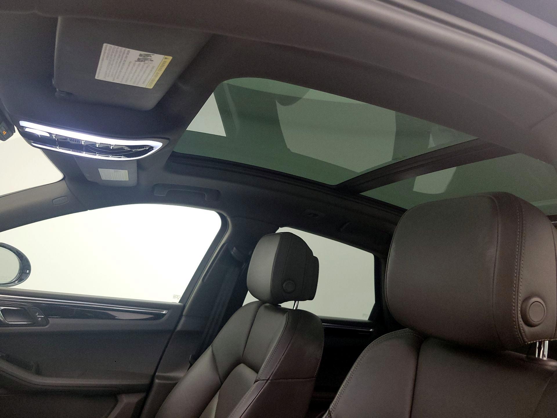 Thumbnail: 2021 Porsche Macan - 20