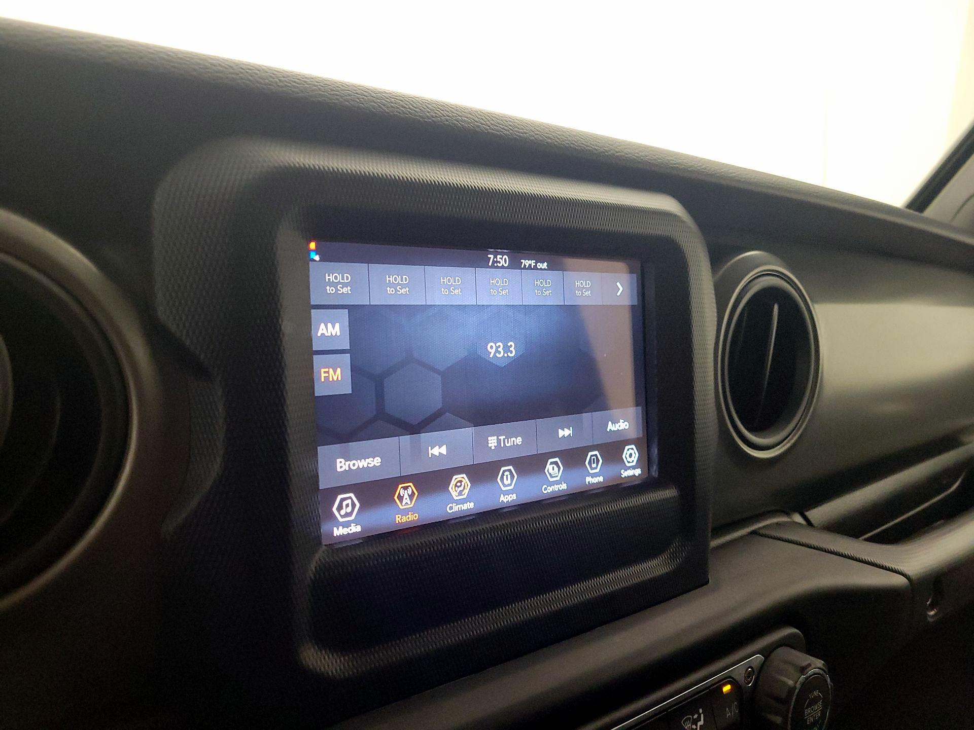Thumbnail: 2022 Jeep Wrangler - 15