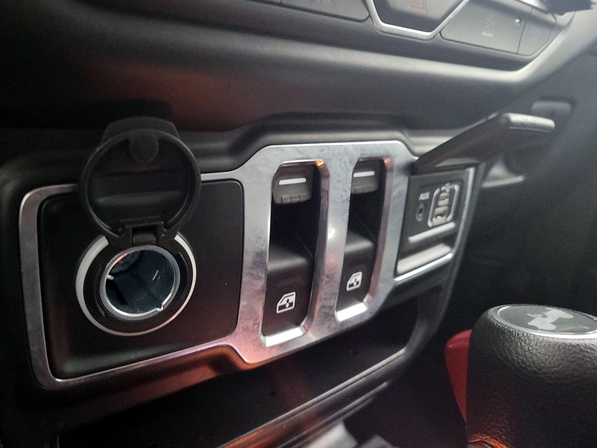 Thumbnail: 2022 Jeep Wrangler - 18