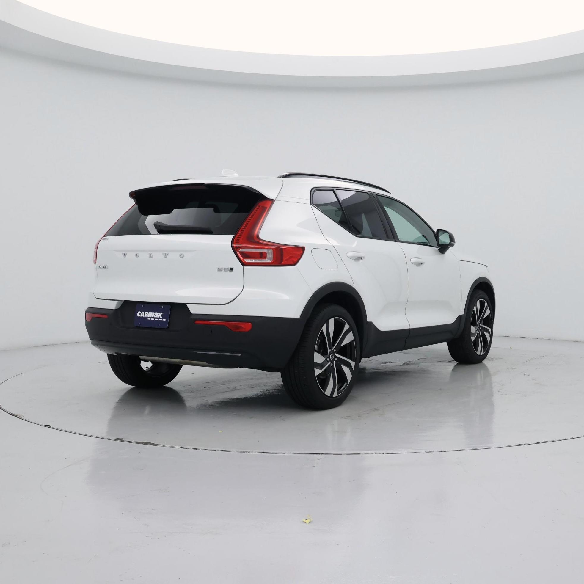 Thumbnail: 2023 Volvo XC40 - 8
