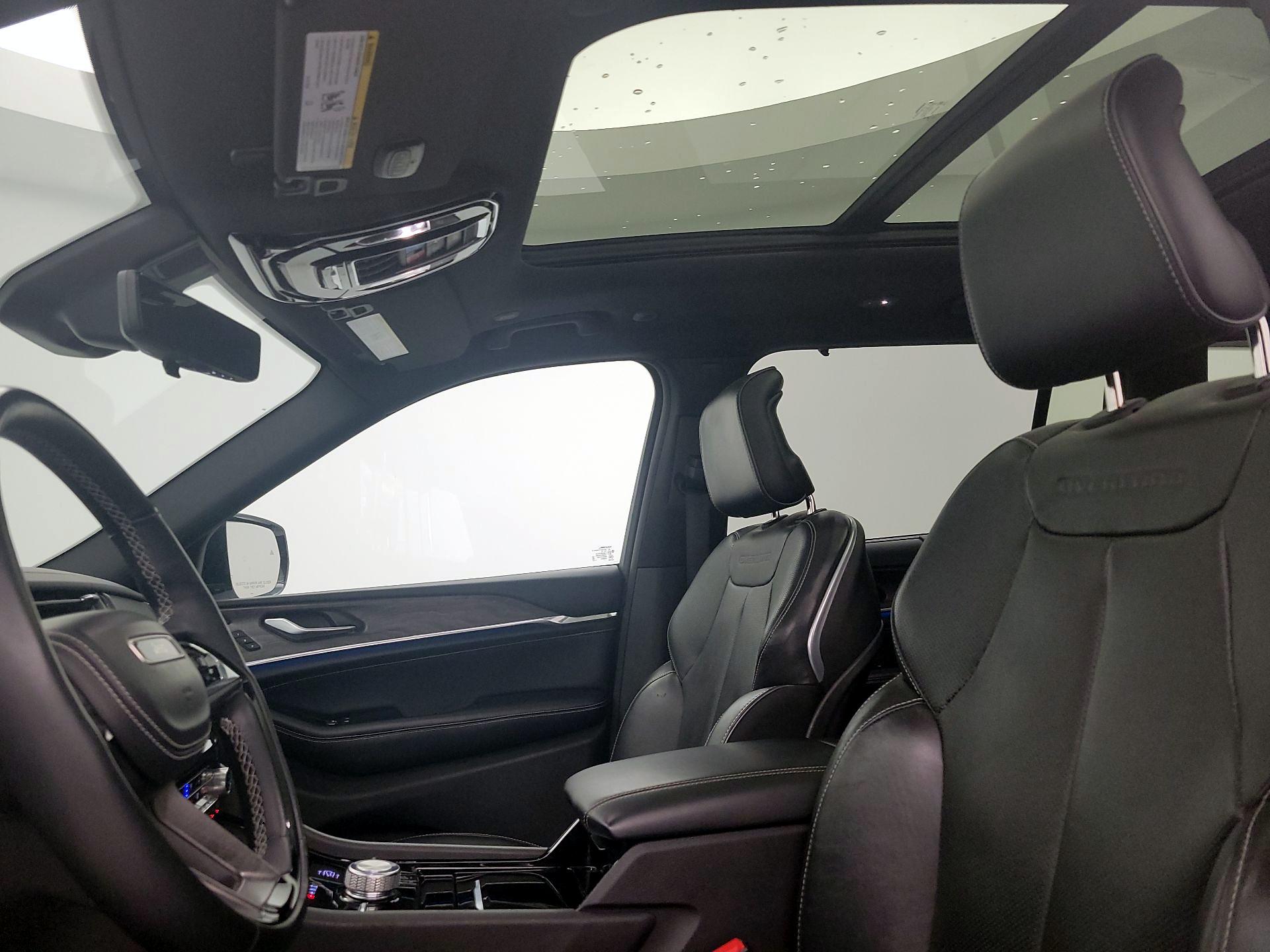 Thumbnail: 2023 Jeep Grand Cherokee L - 20