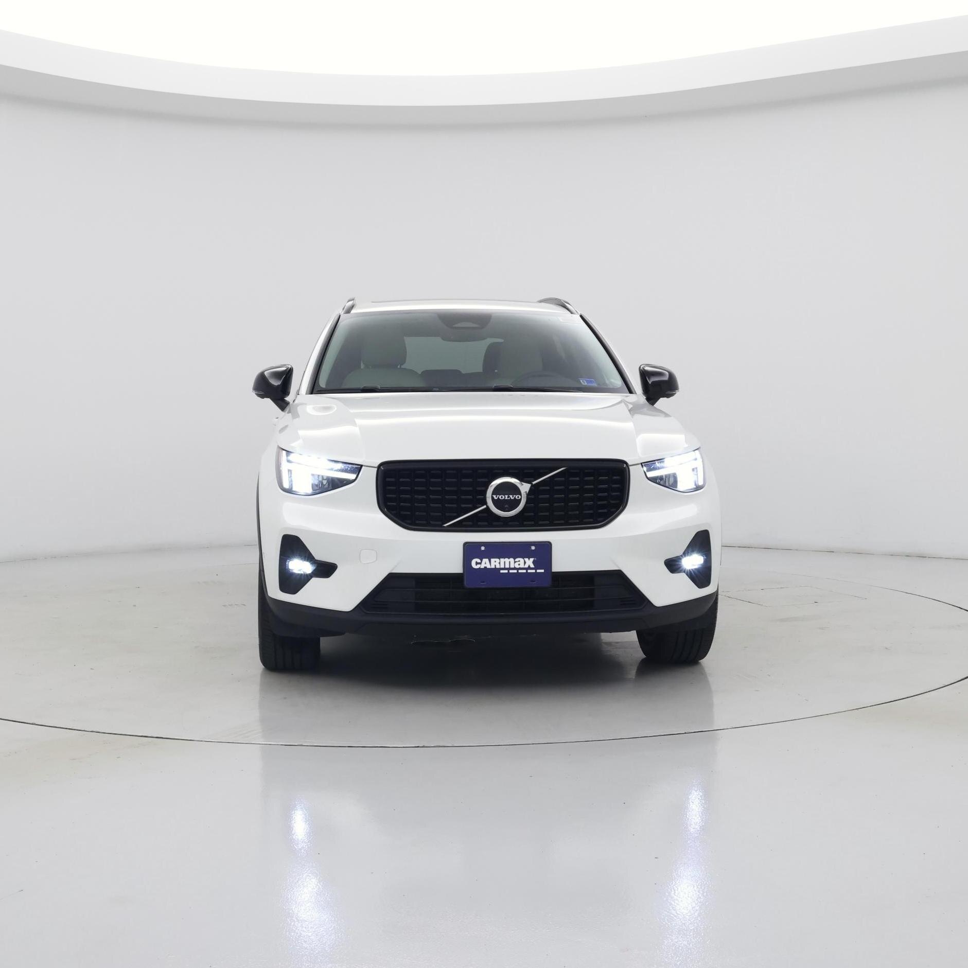 Thumbnail: 2023 Volvo XC40 - 5
