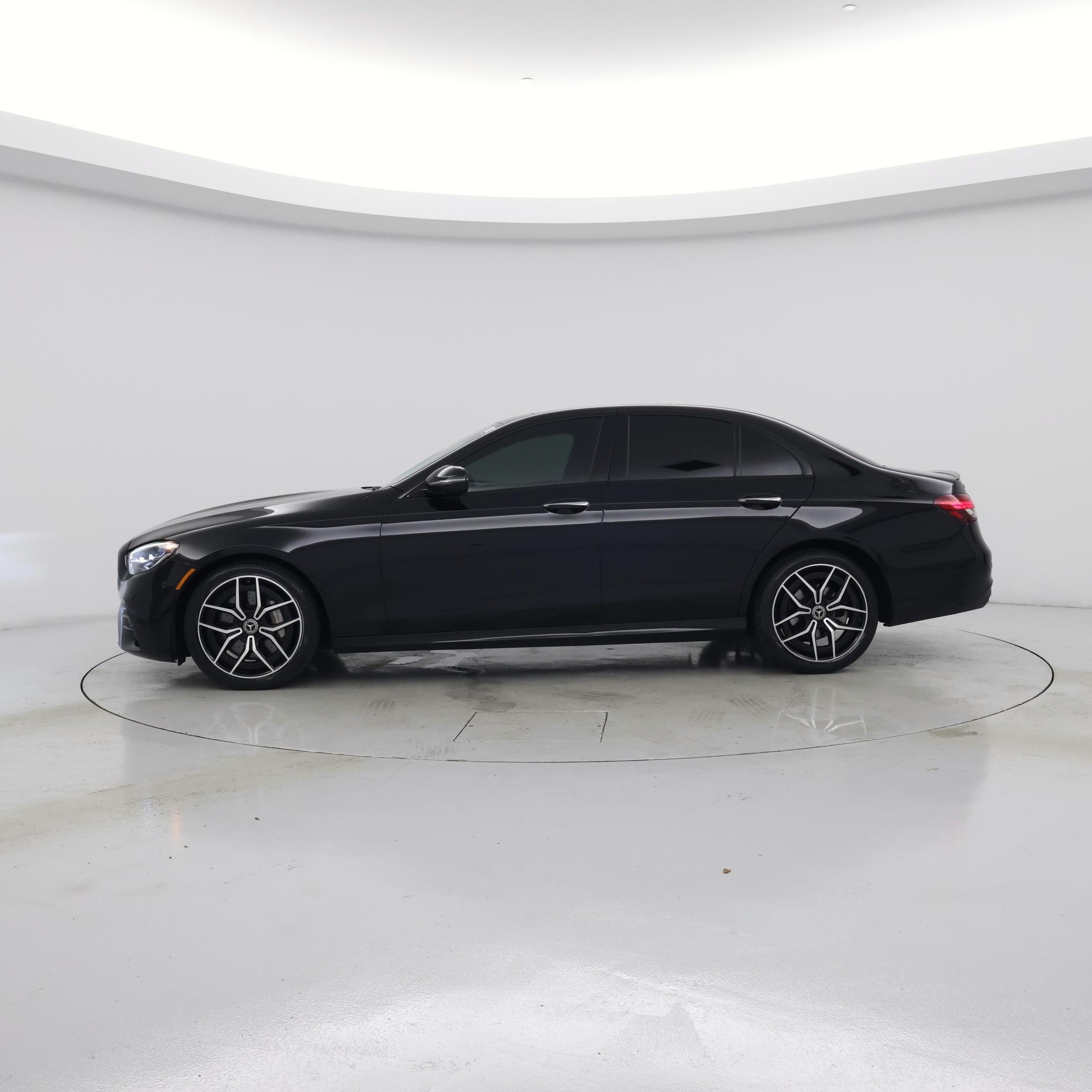 Thumbnail: 2023 Mercedes-Benz E-Class - 3