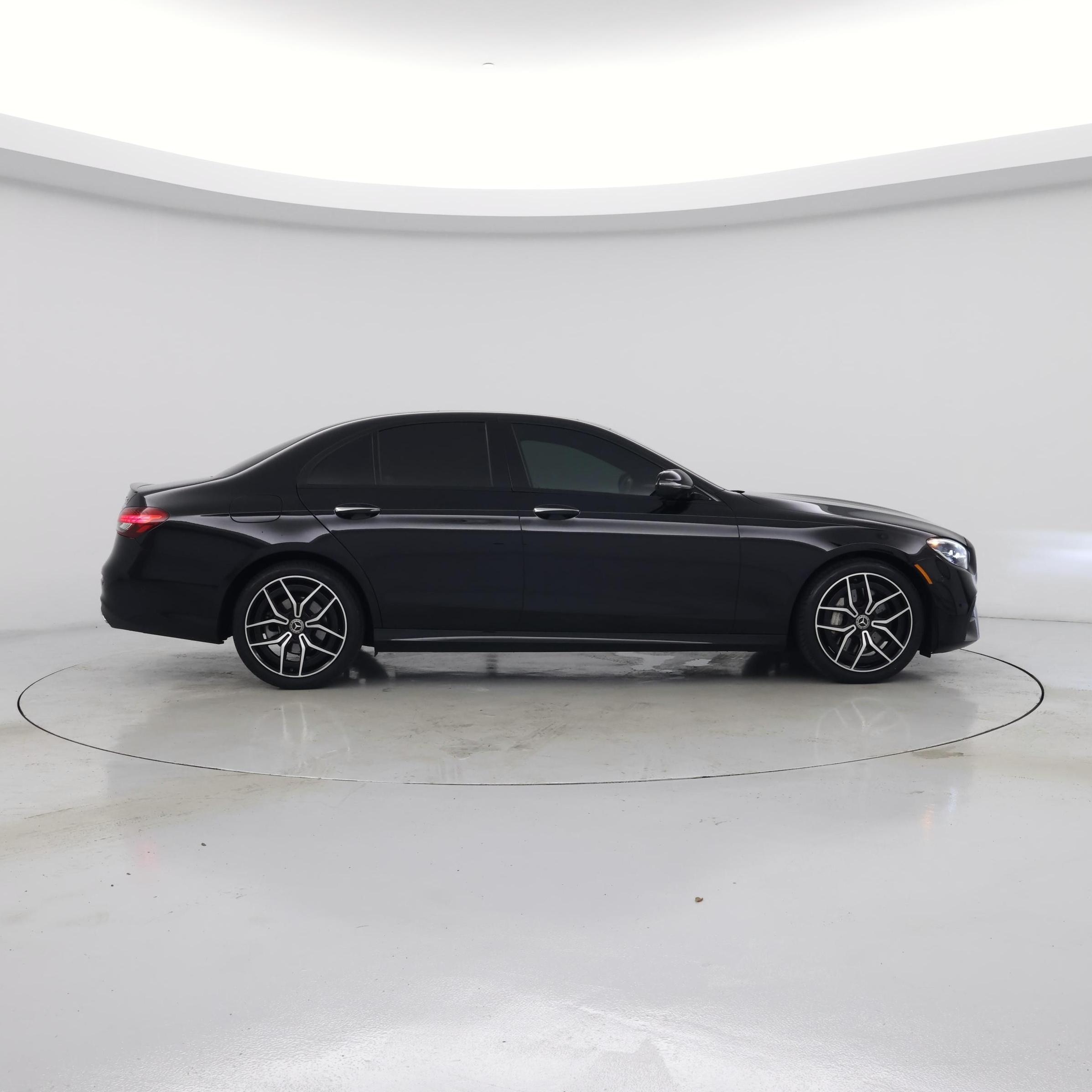Thumbnail: 2023 Mercedes-Benz E-Class - 7