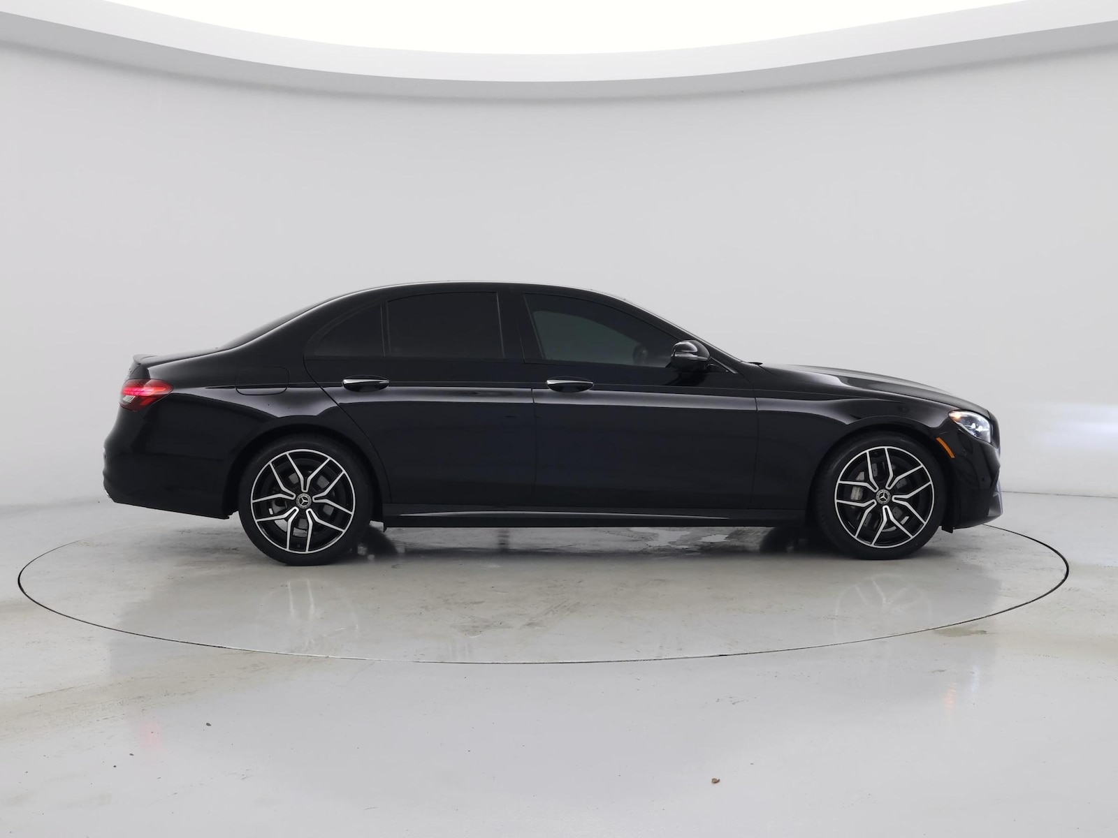 2023 Mercedes-Benz E-Class E350 - Photo 8