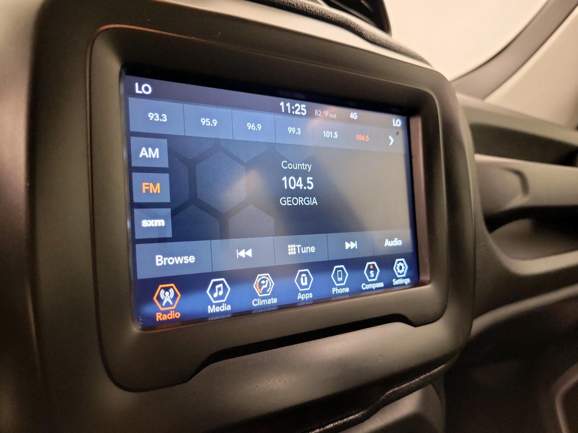 Thumbnail: 2021 Jeep Renegade - 15
