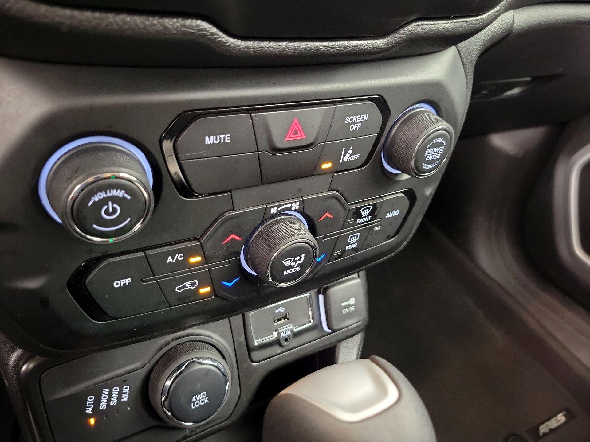 Thumbnail: 2021 Jeep Renegade - 16