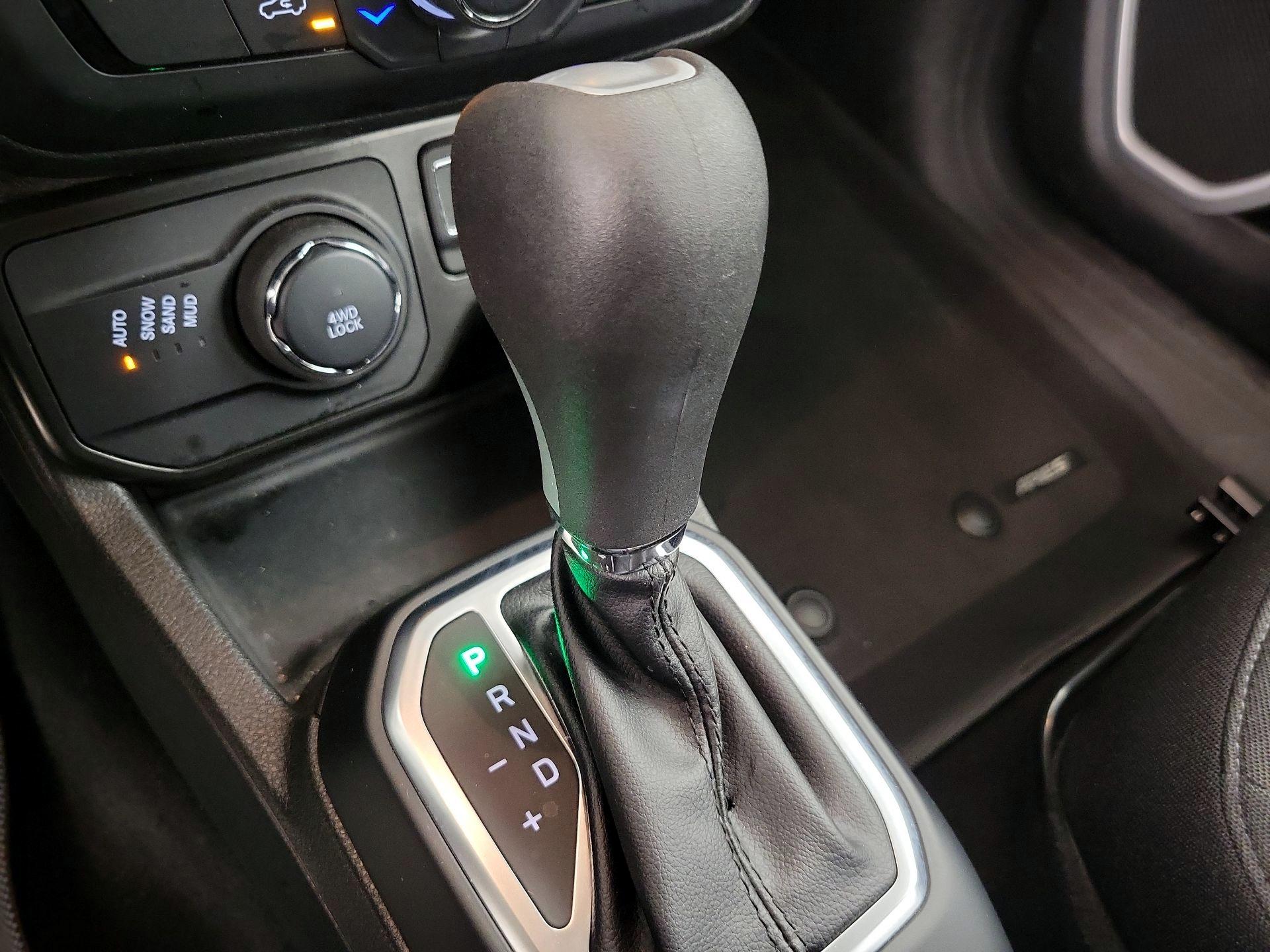 Thumbnail: 2021 Jeep Renegade - 17