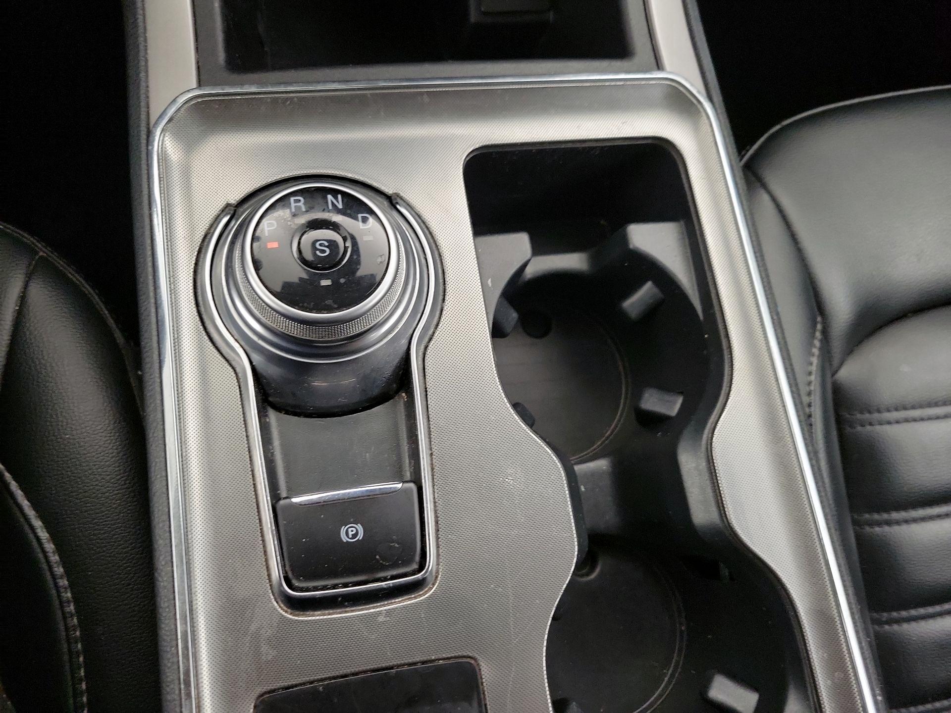 Thumbnail: 2022 Ford Edge - 17