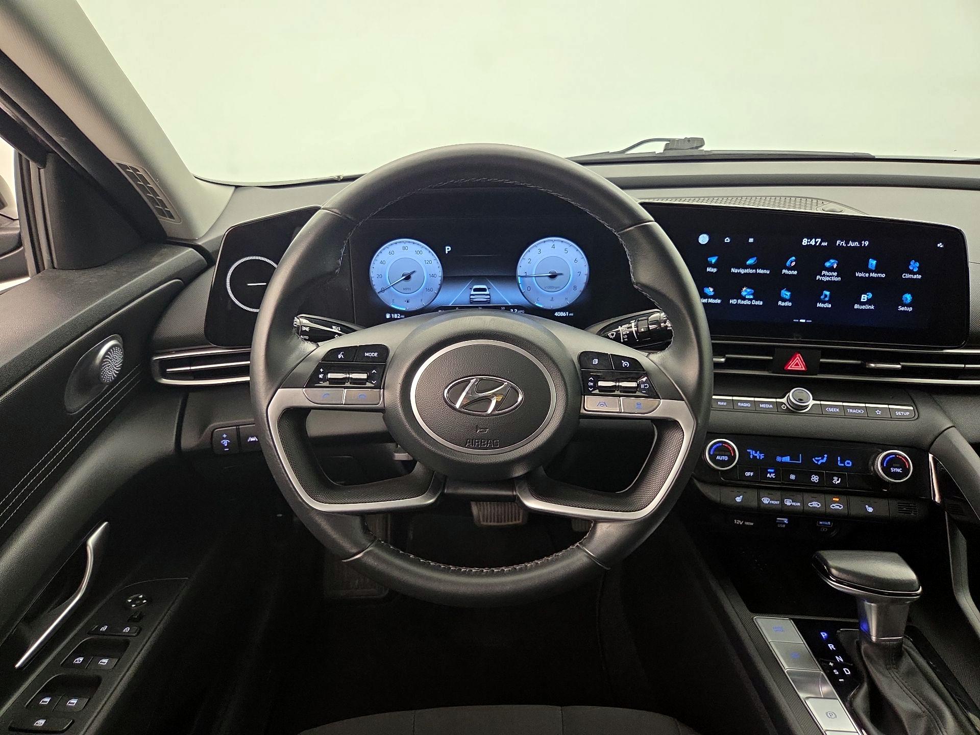 Thumbnail: 2023 Hyundai Elantra - 10