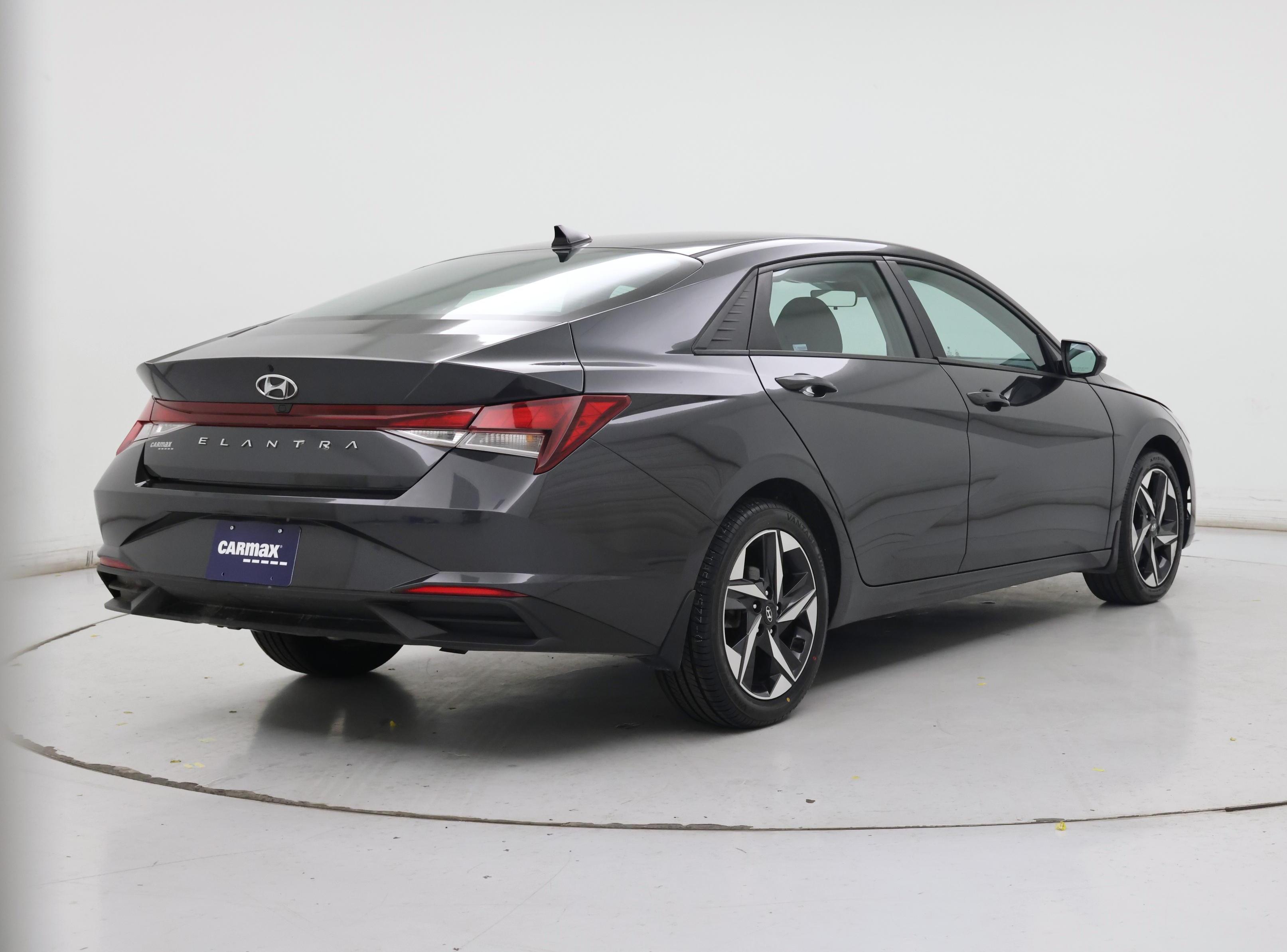 Thumbnail: 2023 Hyundai Elantra - 8