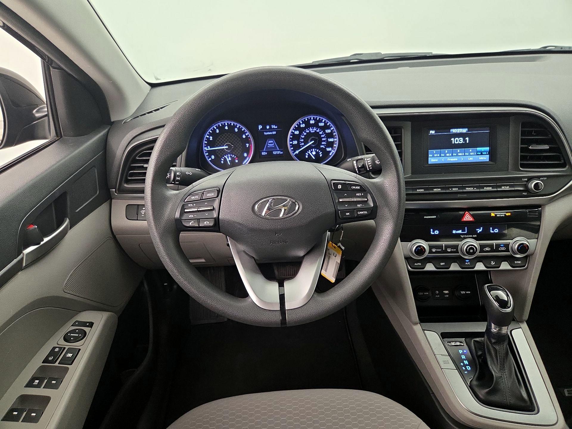 Thumbnail: 2020 Hyundai Elantra - 10