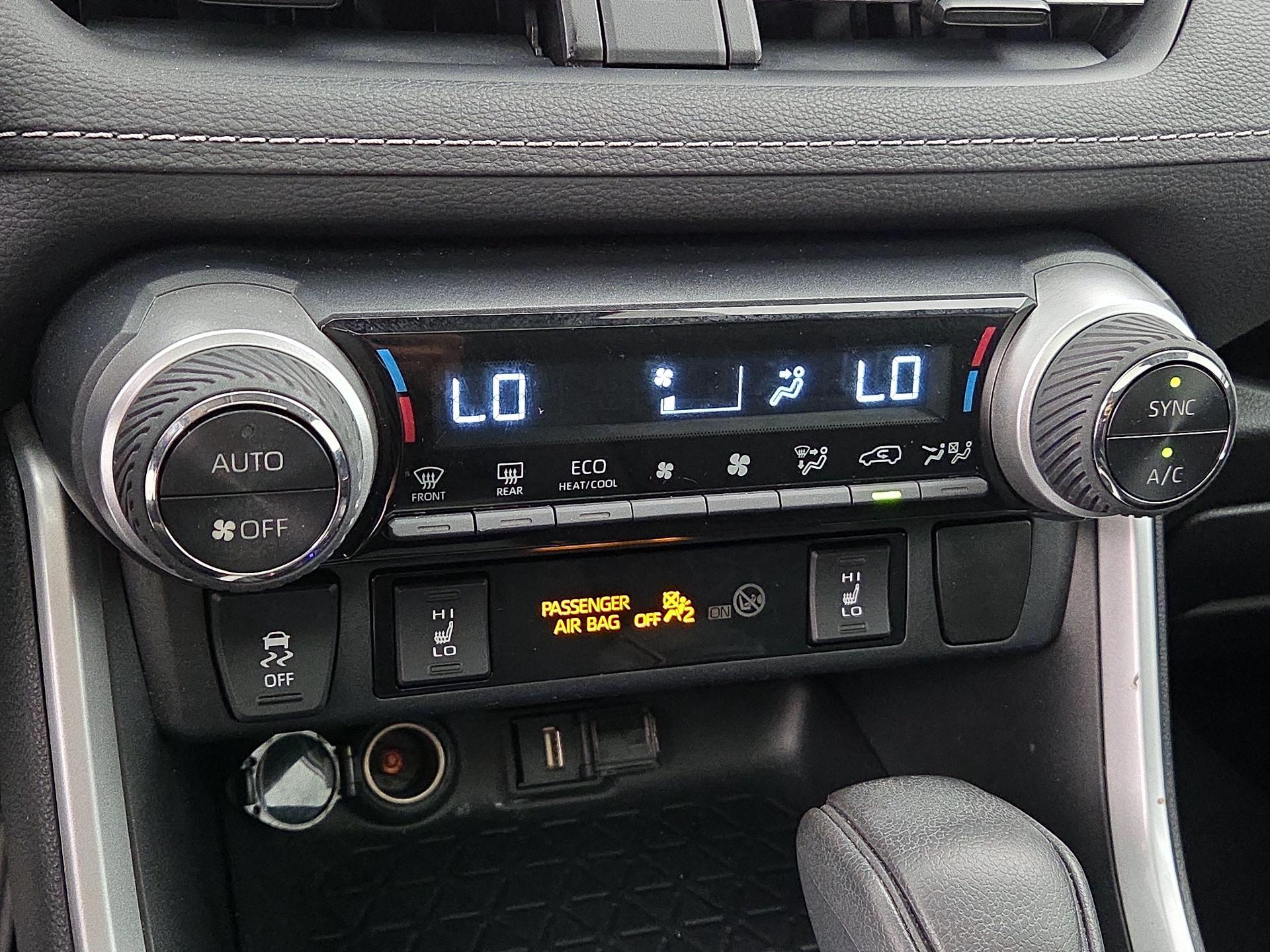 Thumbnail: 2021 Toyota RAV4 - 16