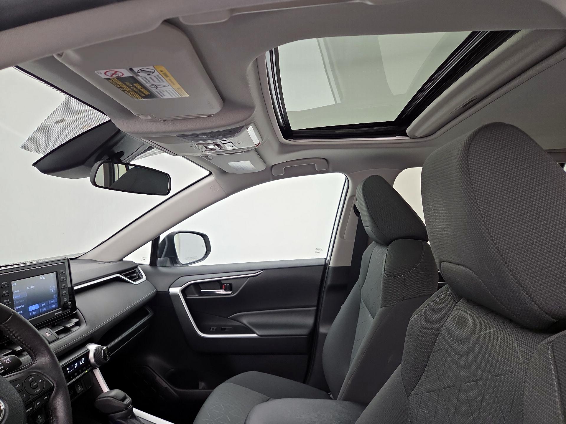 Thumbnail: 2021 Toyota RAV4 - 19