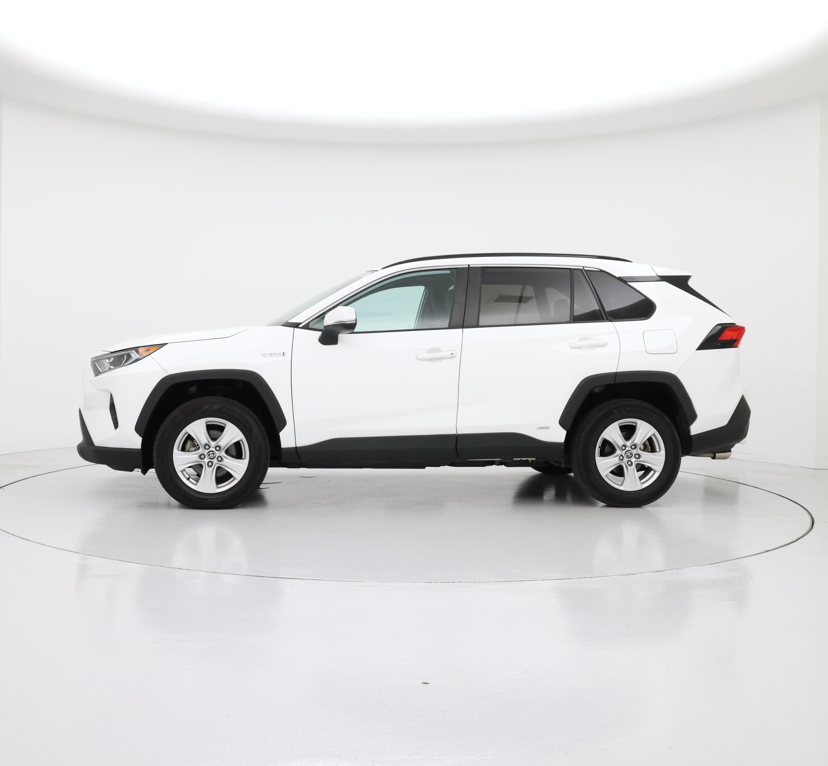 Thumbnail: 2021 Toyota RAV4 - 3