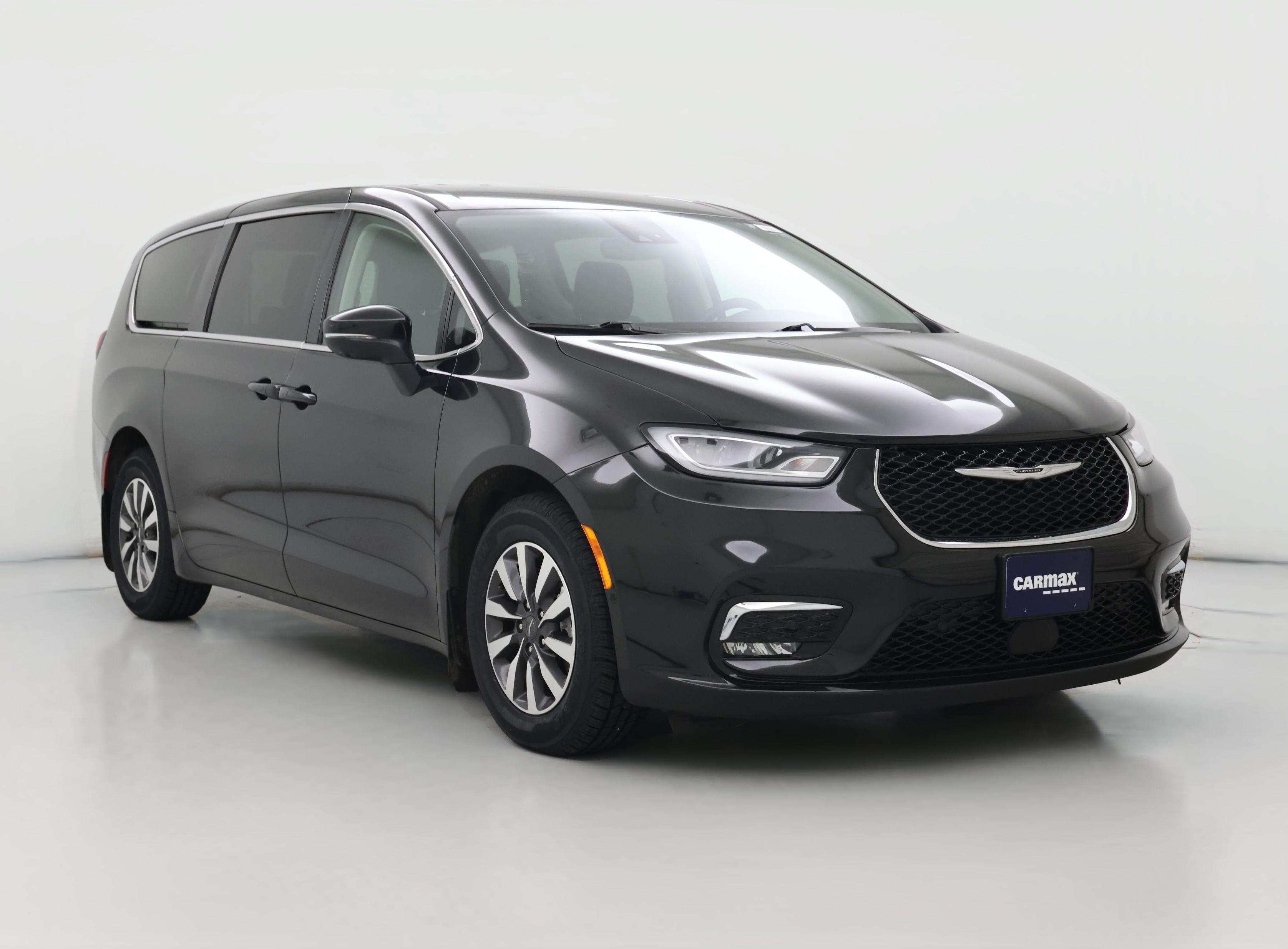 Thumbnail: 2023 Chrysler Pacifica - 1