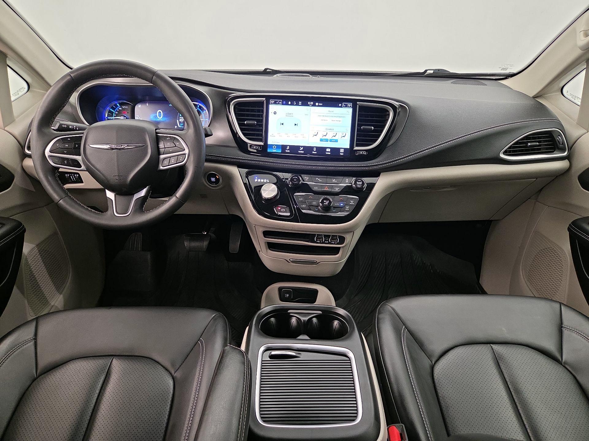 Thumbnail: 2023 Chrysler Pacifica - 9