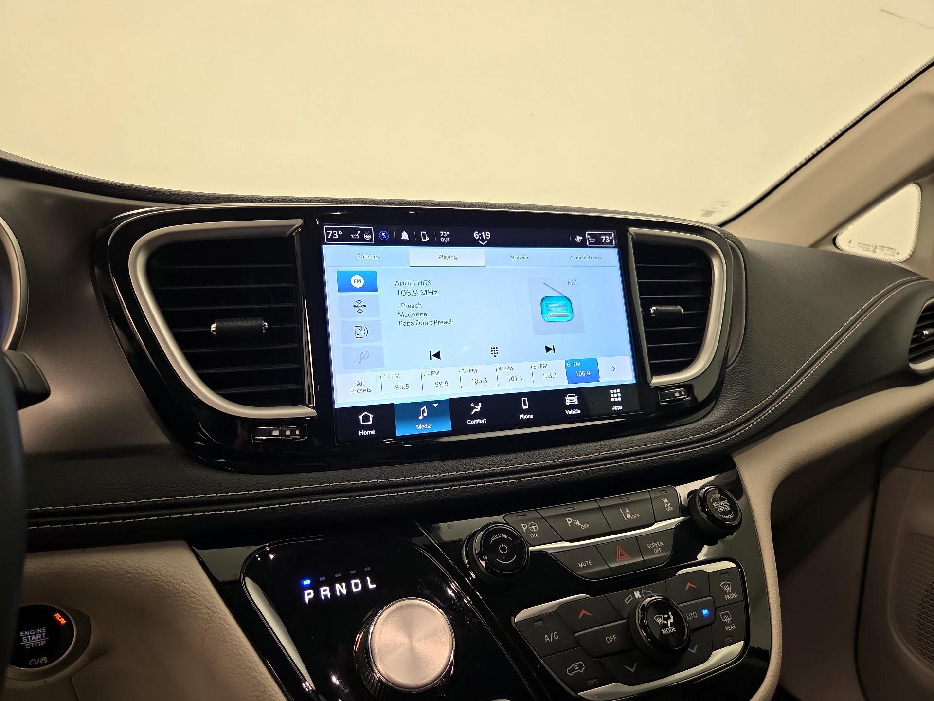 Thumbnail: 2023 Chrysler Pacifica - 15