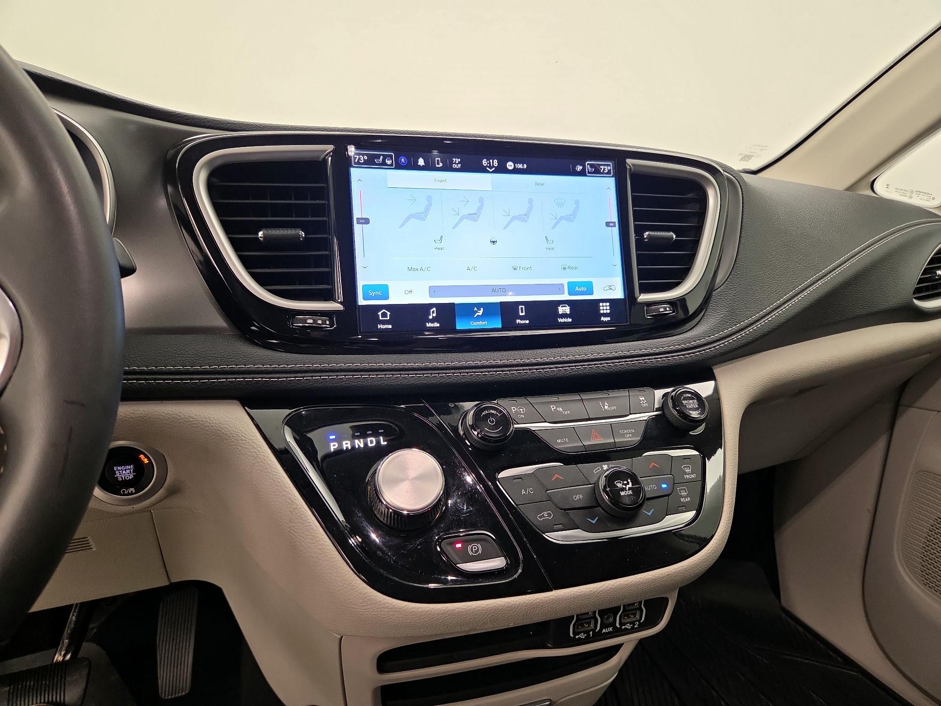 Thumbnail: 2023 Chrysler Pacifica - 16