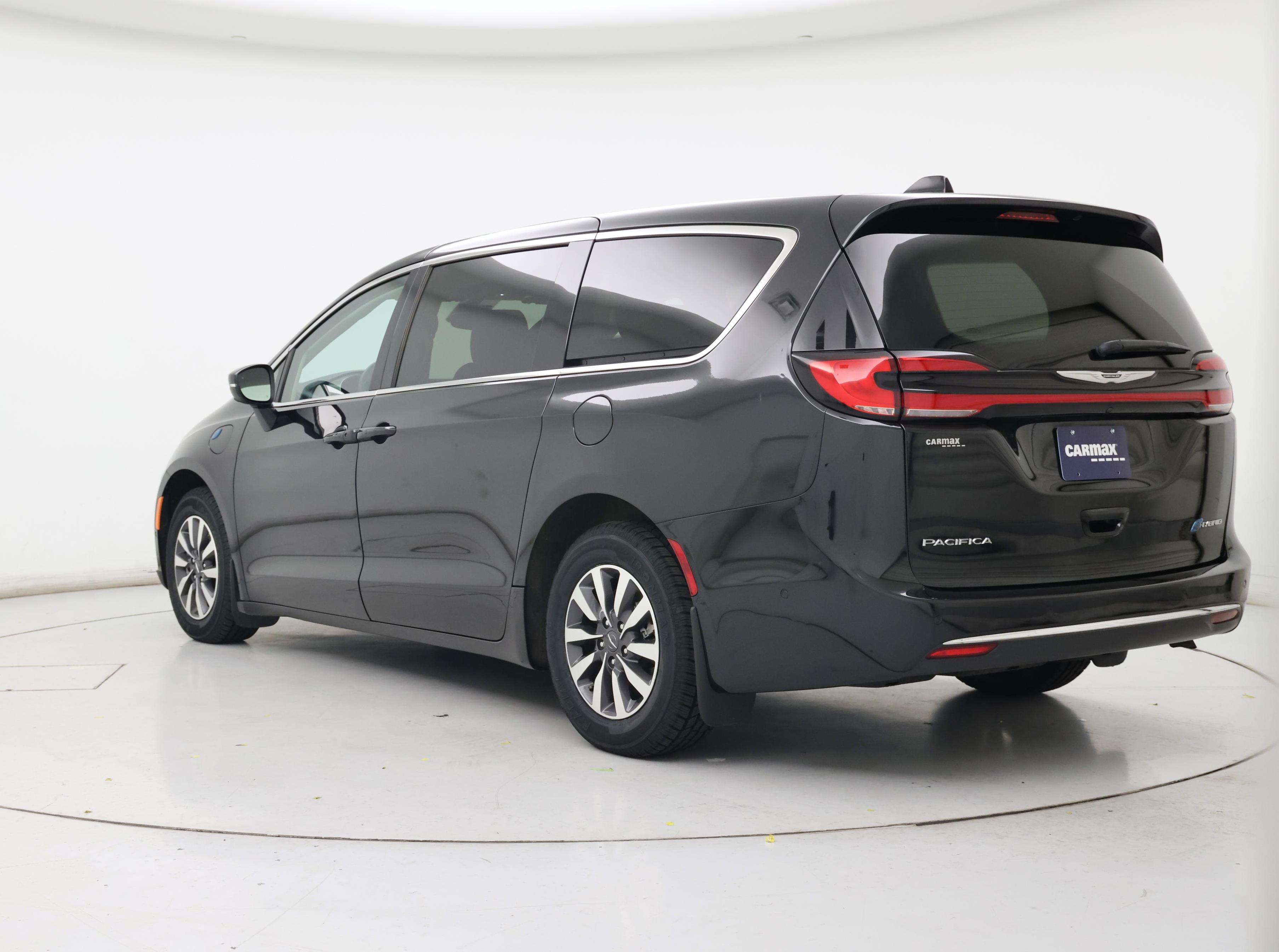 Thumbnail: 2023 Chrysler Pacifica - 2